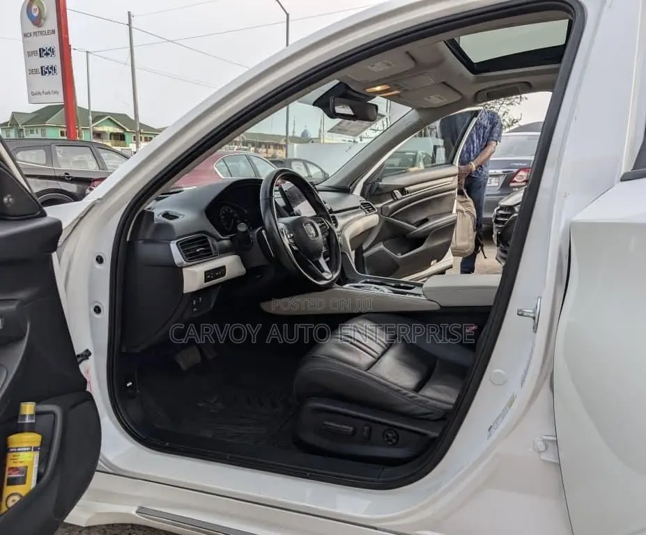 Honda Accord Touring 2.0T 2021 White