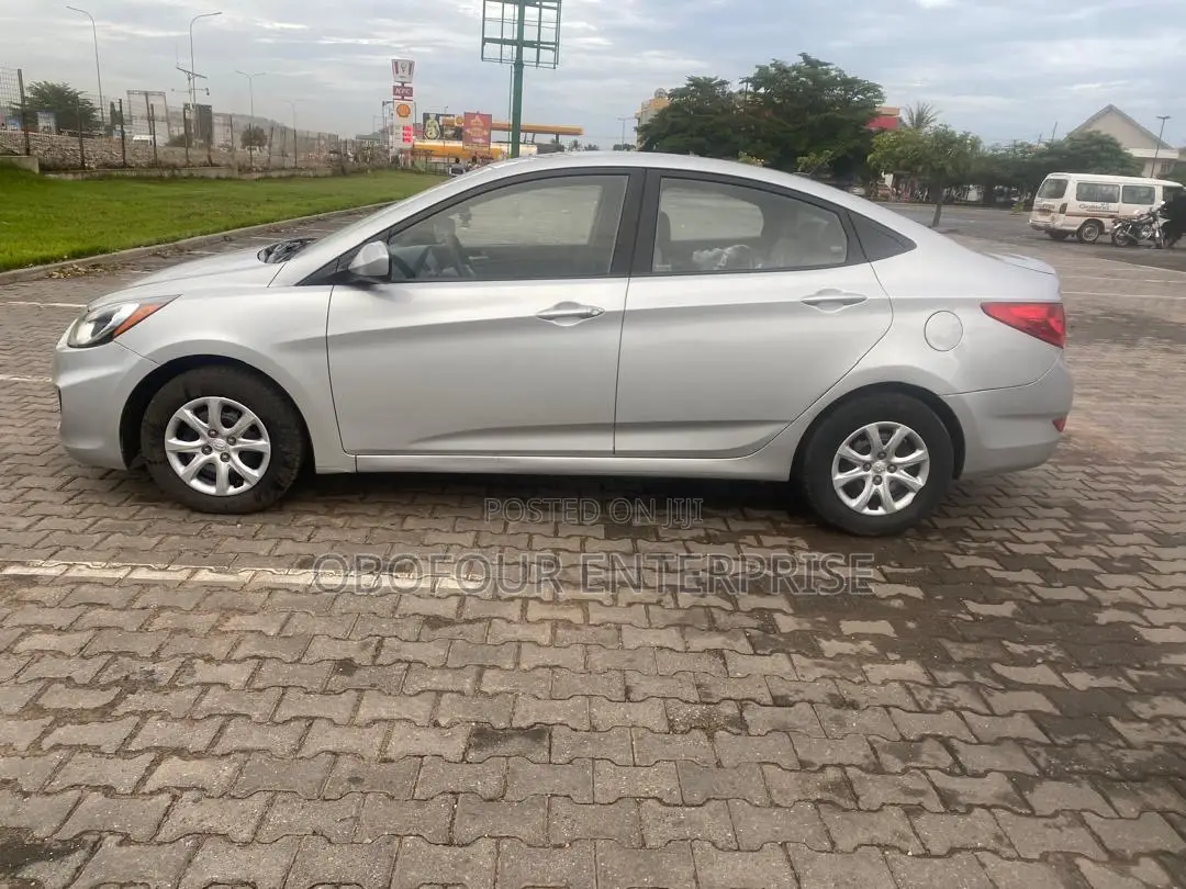 Hyundai Accent GLS 4dr Sedan (1.6L 4cyl 6M) 2014 Silver