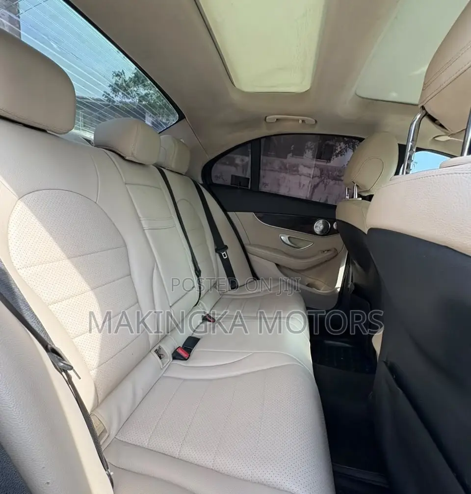 Mercedes-Benz C300 Luxury 4dr AWD 4Matic Sedan (2.0L 4cyl 7A) 2015 White