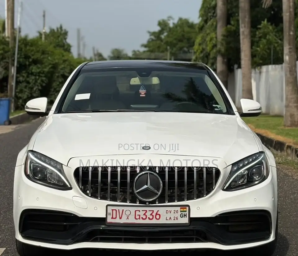 Mercedes-Benz C300 Luxury 4dr AWD 4Matic Sedan (2.0L 4cyl 7A) 2015 White