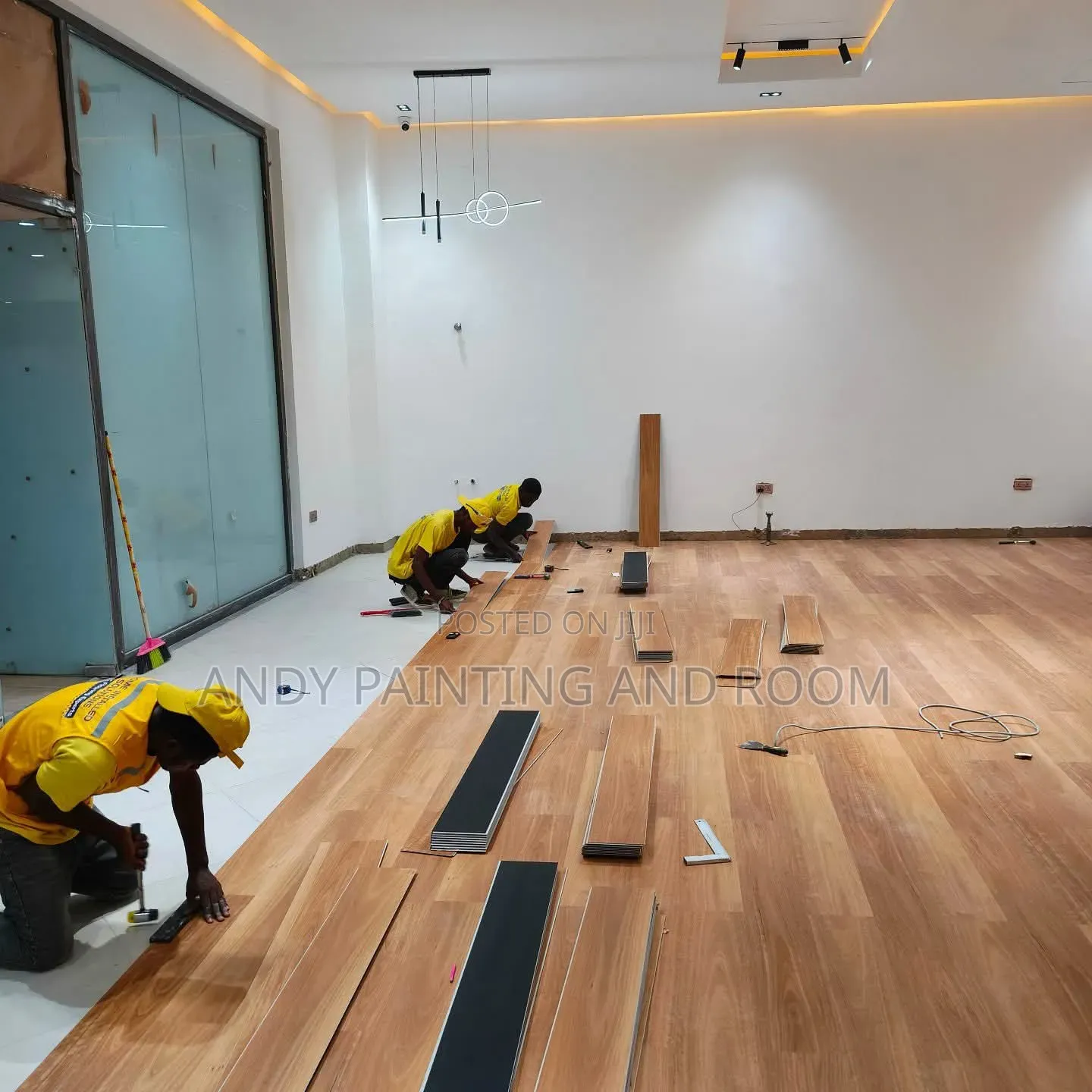 Master-Level Vinyl Installation: Transforming Spaces