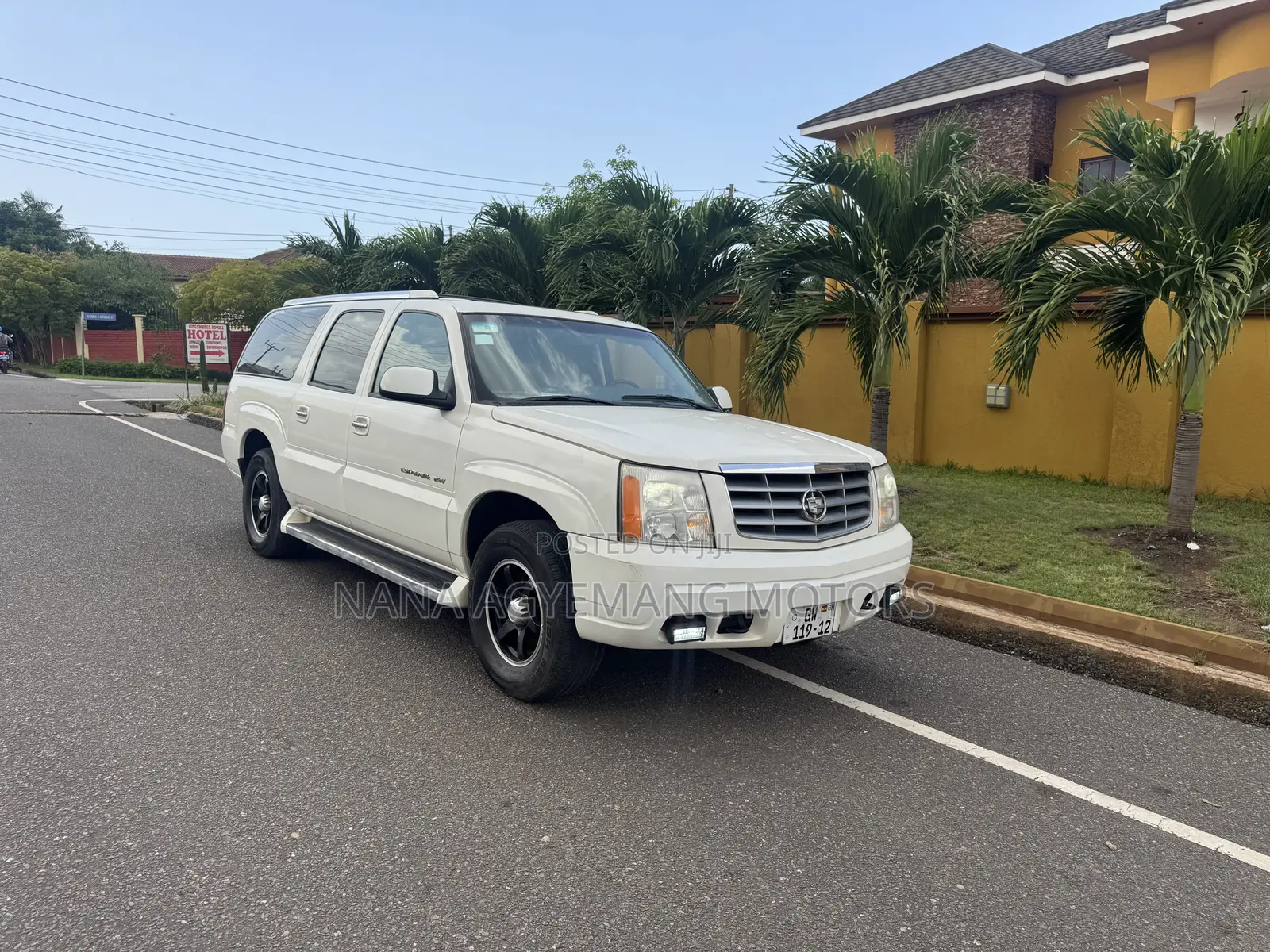 Cadillac Escalade 2012 White