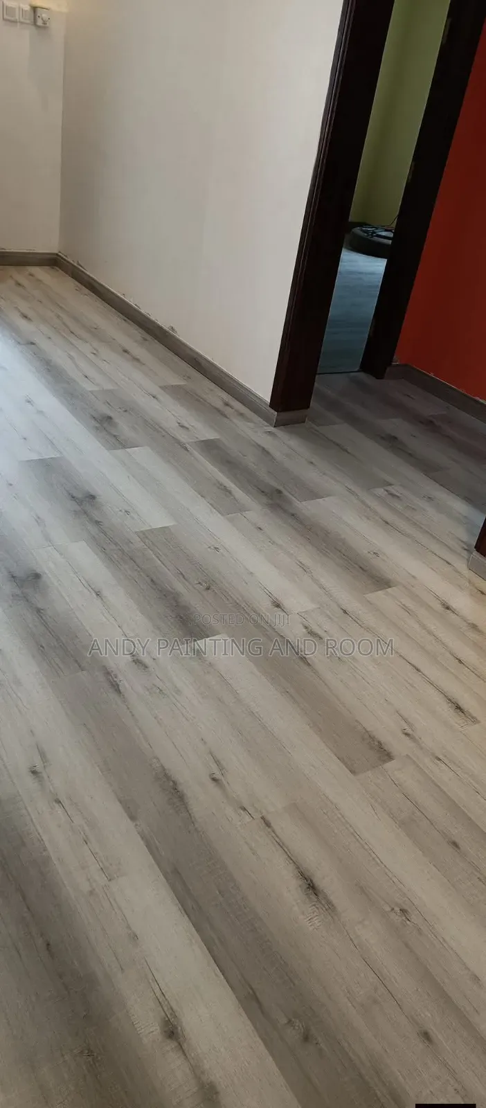 Precision-Fit Luxury Vinyl Flooring: Installation Pros