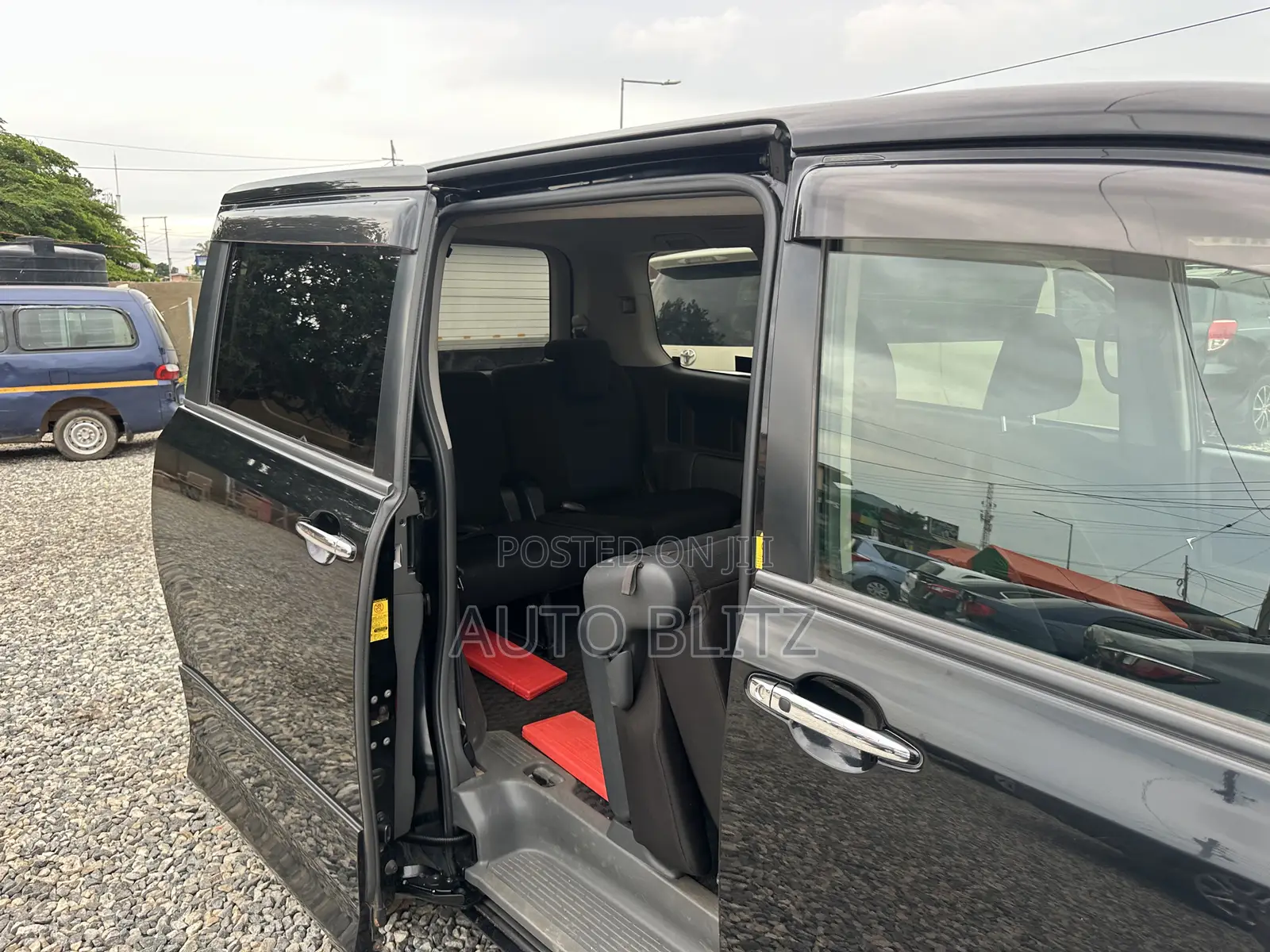 Toyota Voxy 2011 Black