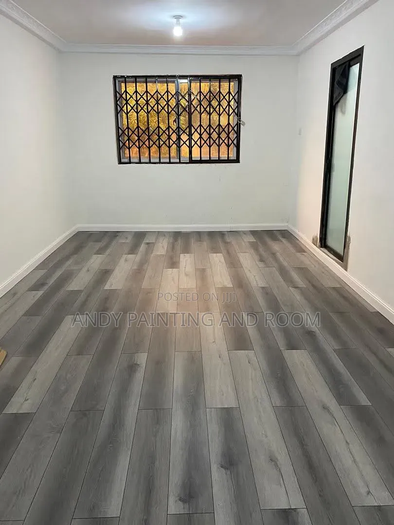 Durable Vinyl Plank Fitting – Professional Service