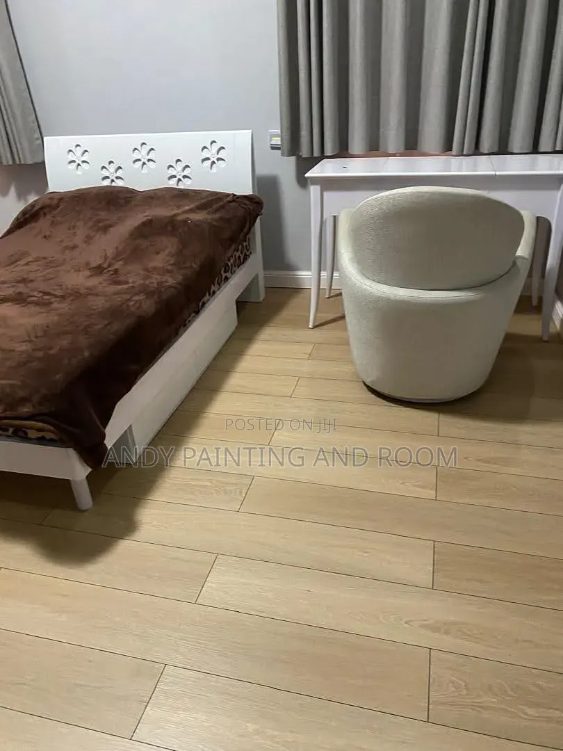 Durable Vinyl Plank Fitting – Professional Service