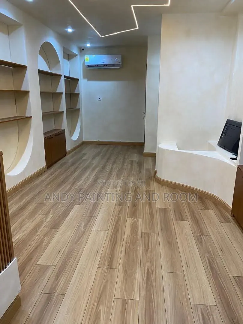 Durable Vinyl Plank Fitting – Professional Service