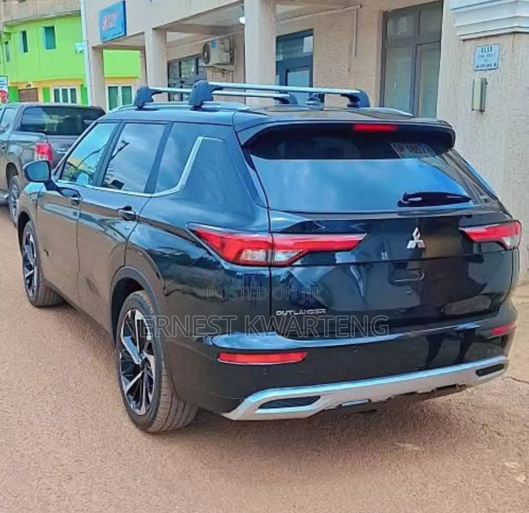 Mitsubishi Outlander 2022 Black