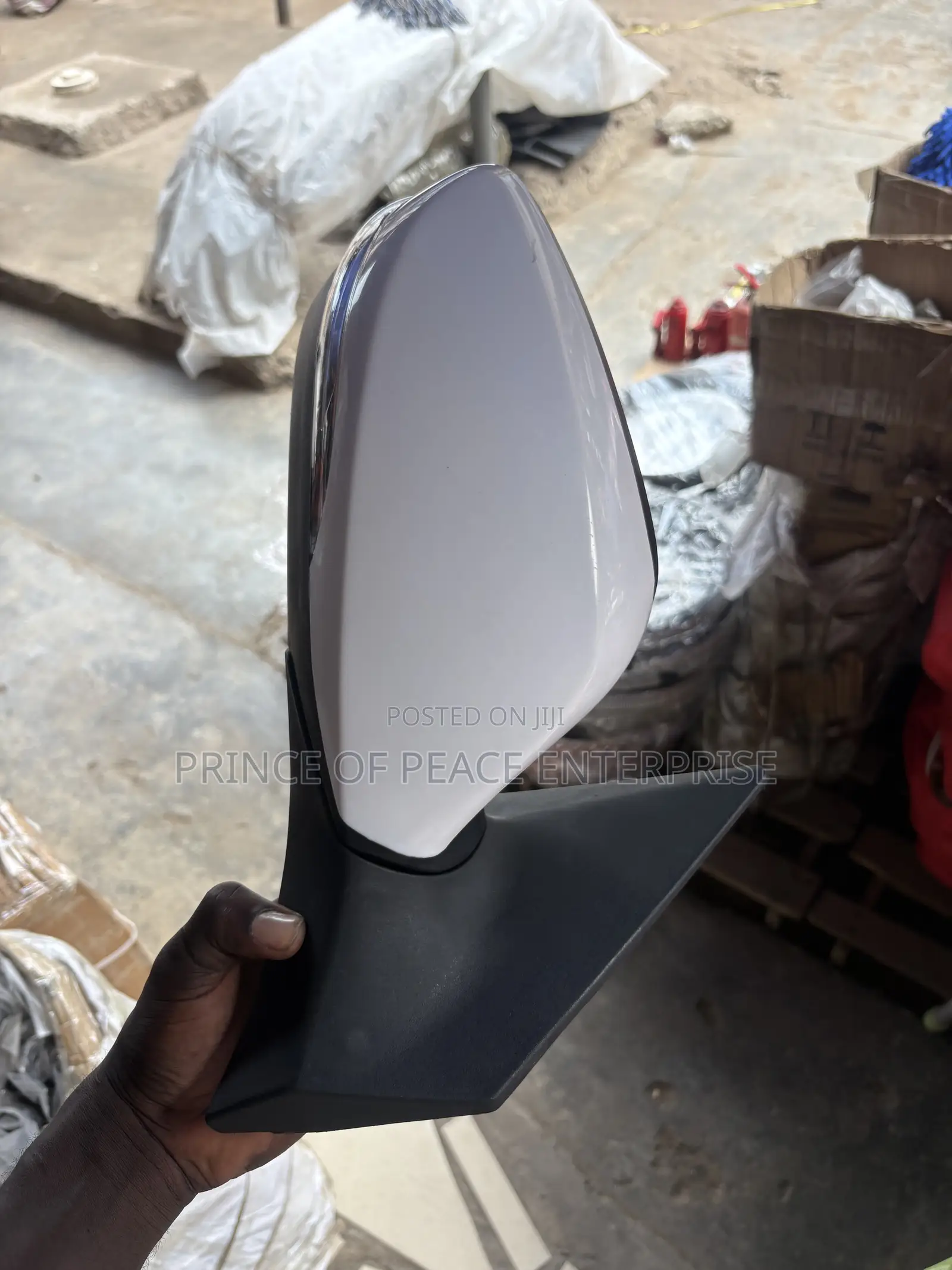Hyundai Elantra 2012 2013 Side Mirror With Light ( Right Side )