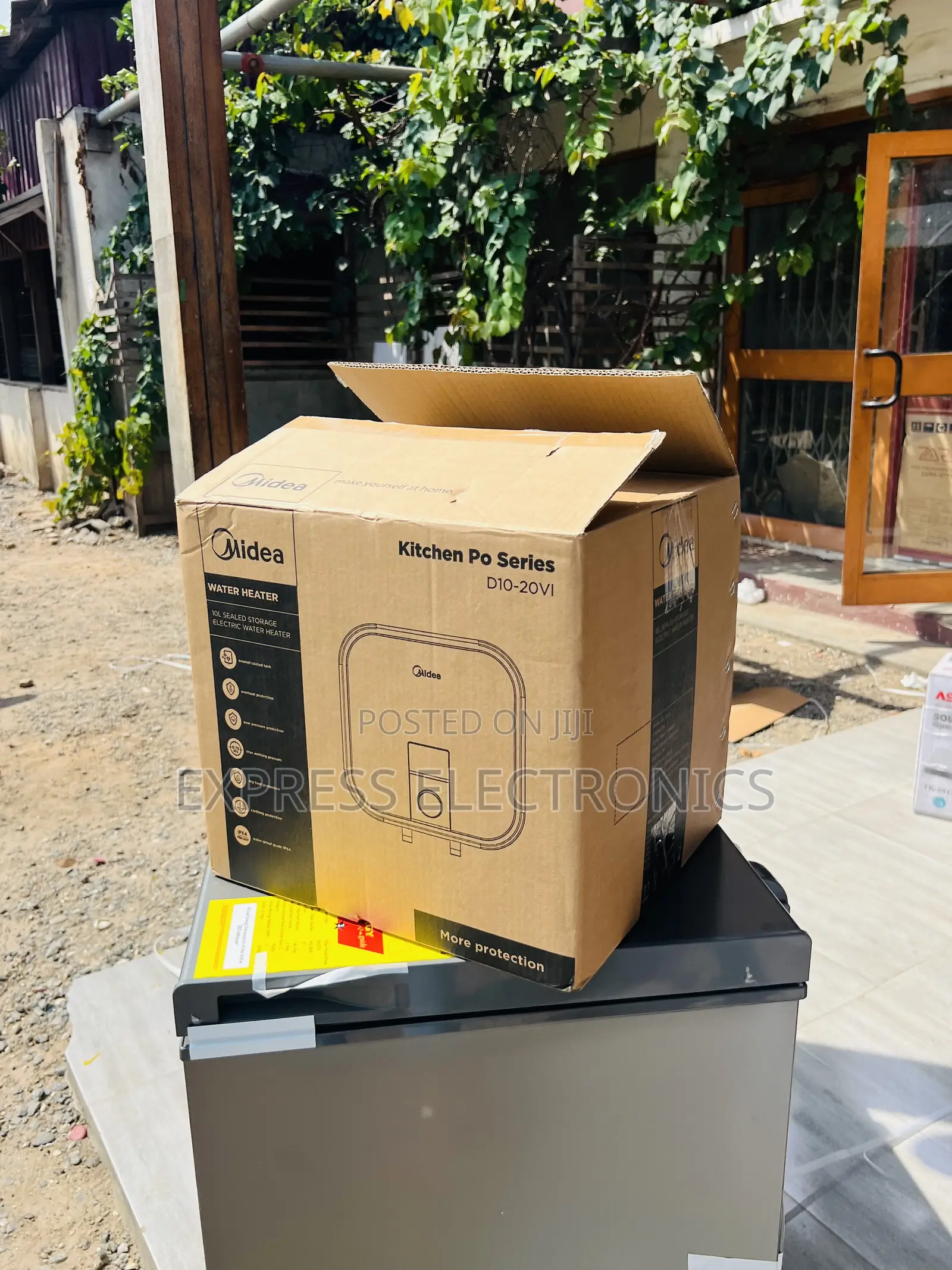 Shop the New White Water Heater 15l Midea White