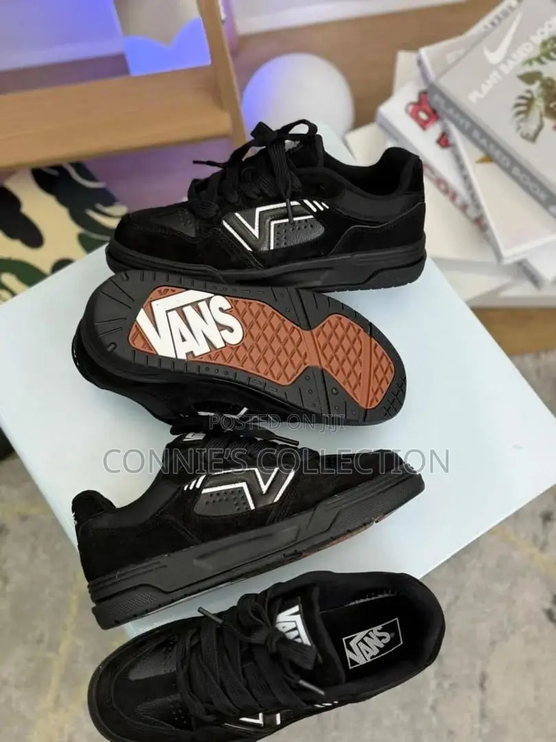 Vans Upland Shoes in Black