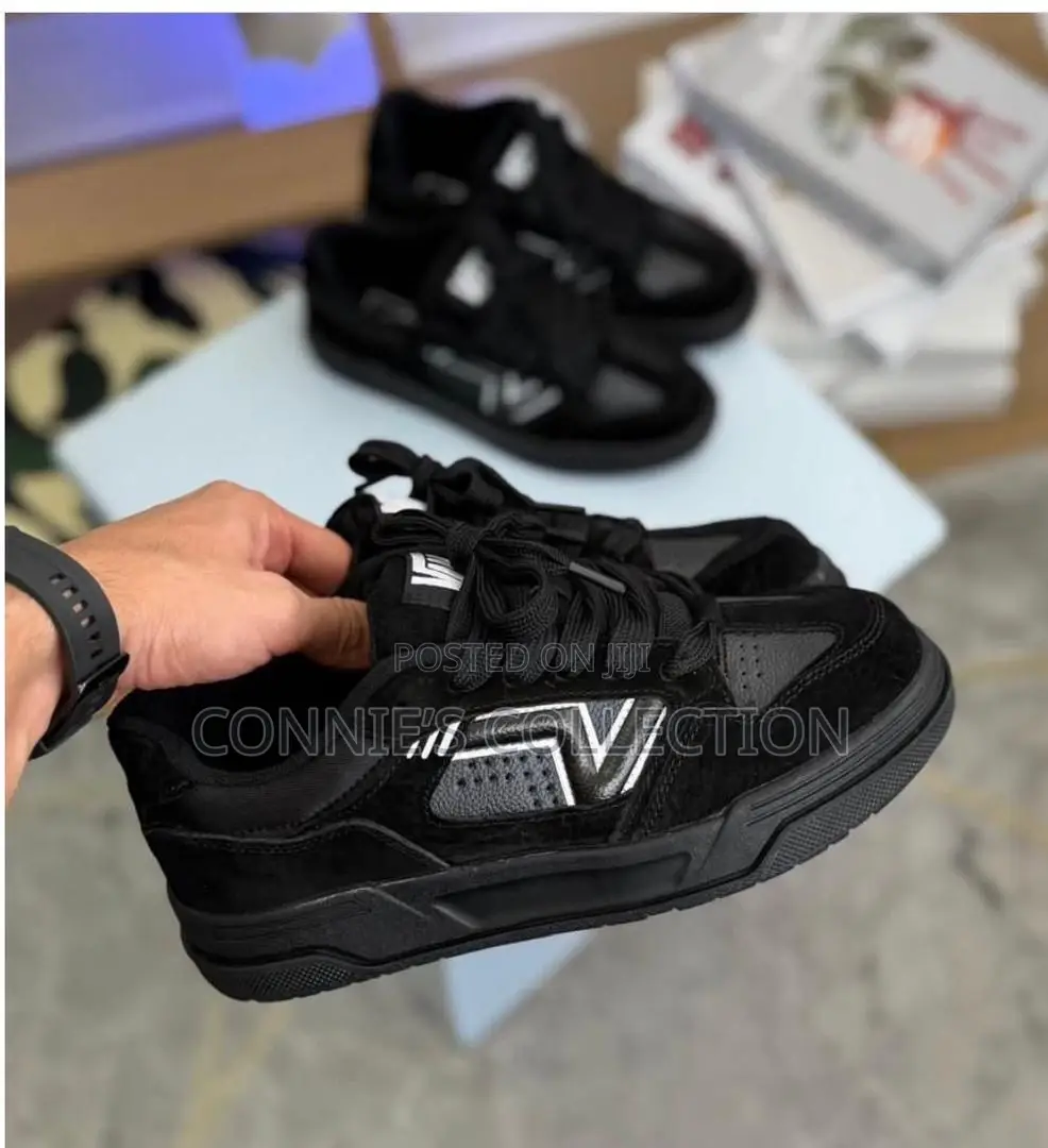 Vans Upland Shoes in Black