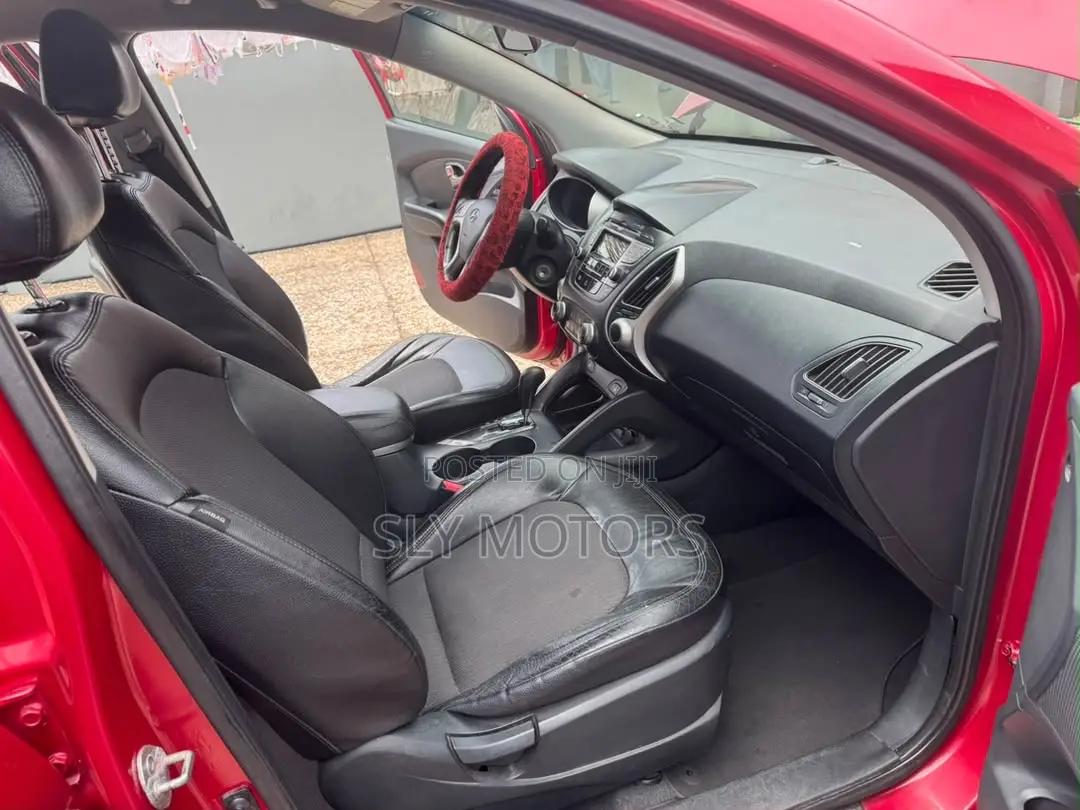 Hyundai Tucson 2013 Red