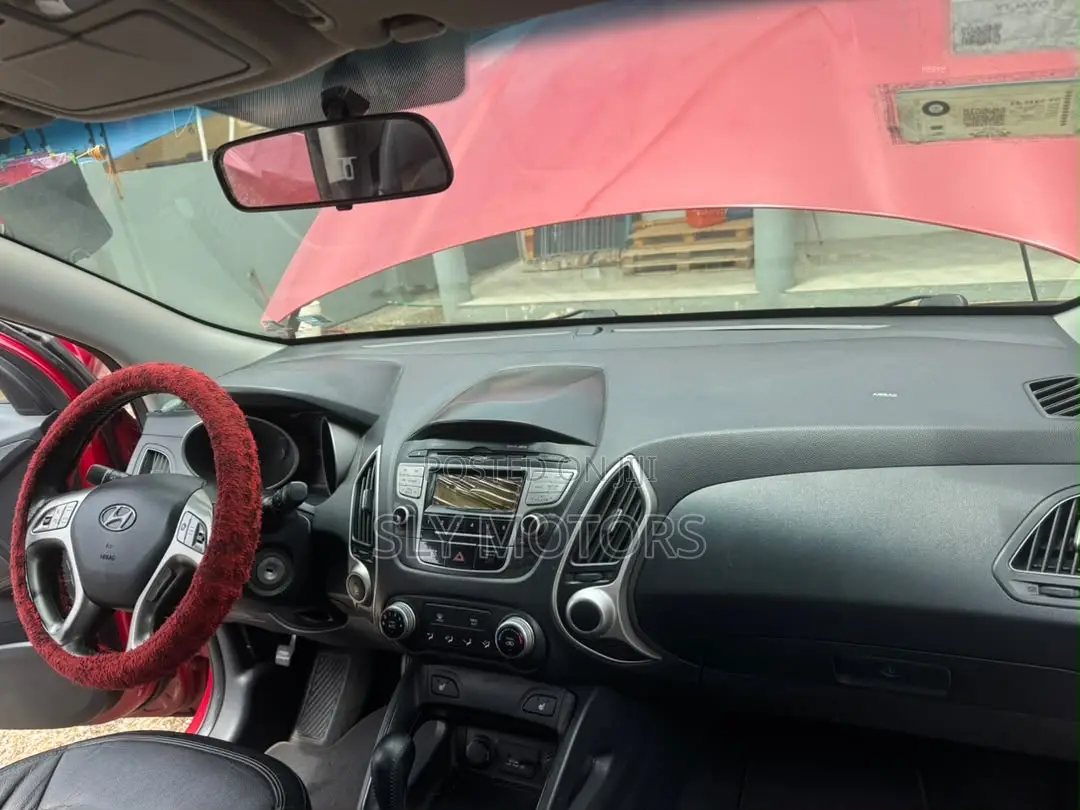 Hyundai Tucson 2013 Red