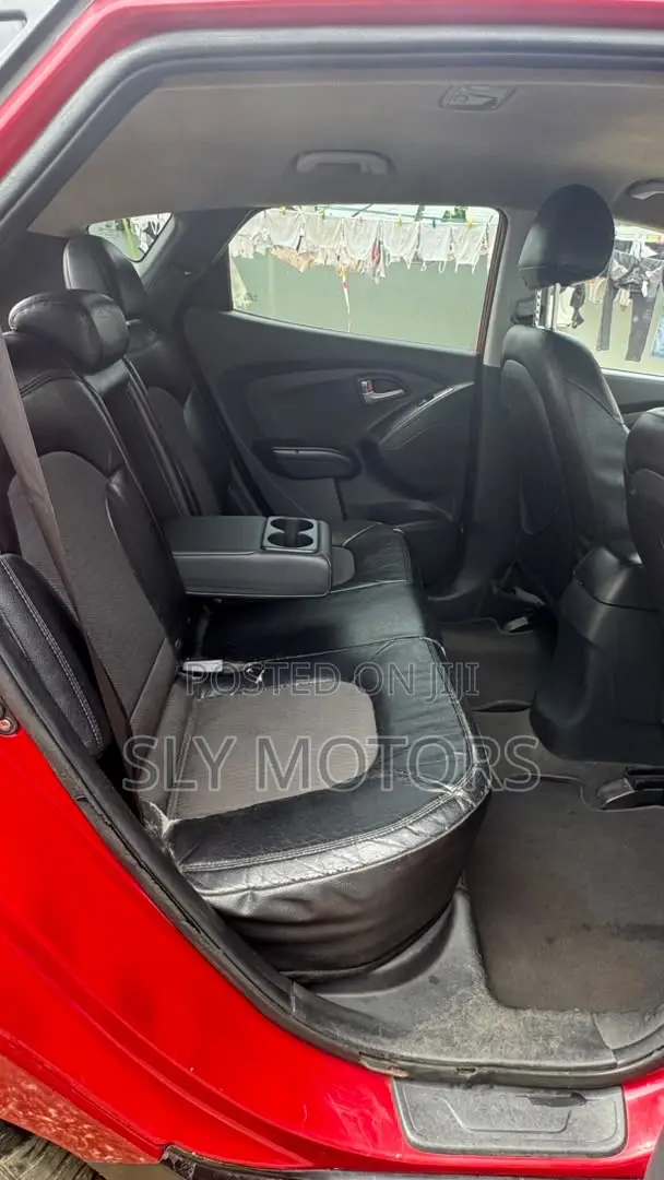 Hyundai Tucson 2013 Red