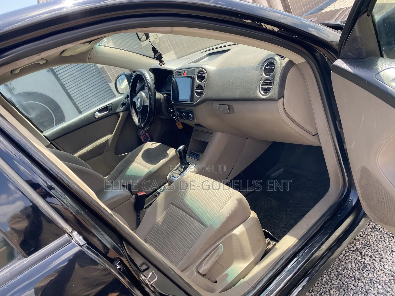 Volkswagen Tiguan SE 4Motion 2011 Black
