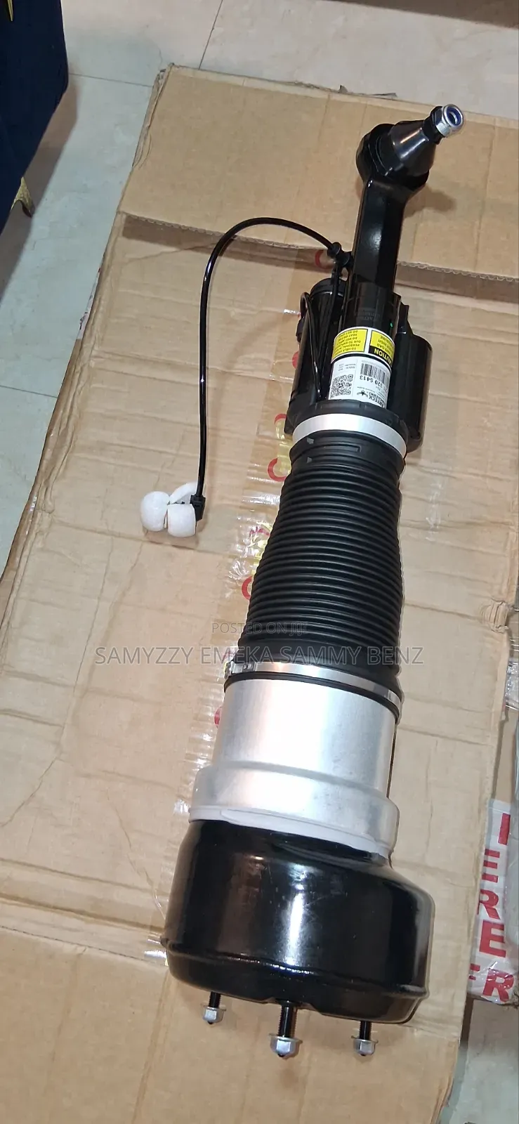 Air Suspension Strut for Mercedes-Benz S-Class W222 or W221 Models.
