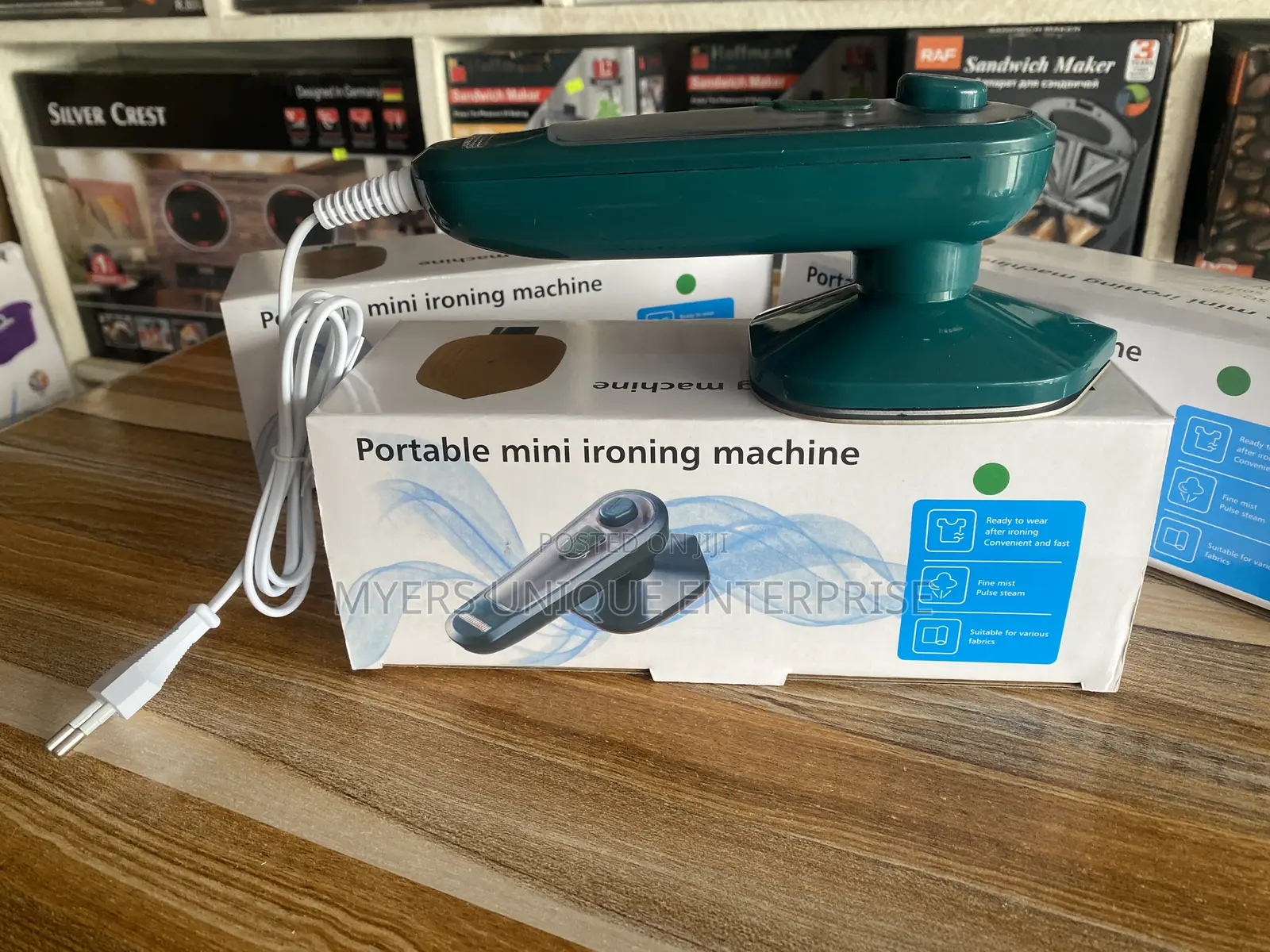 Mini Steam Iron(Quick Fix for Creased Clothes)