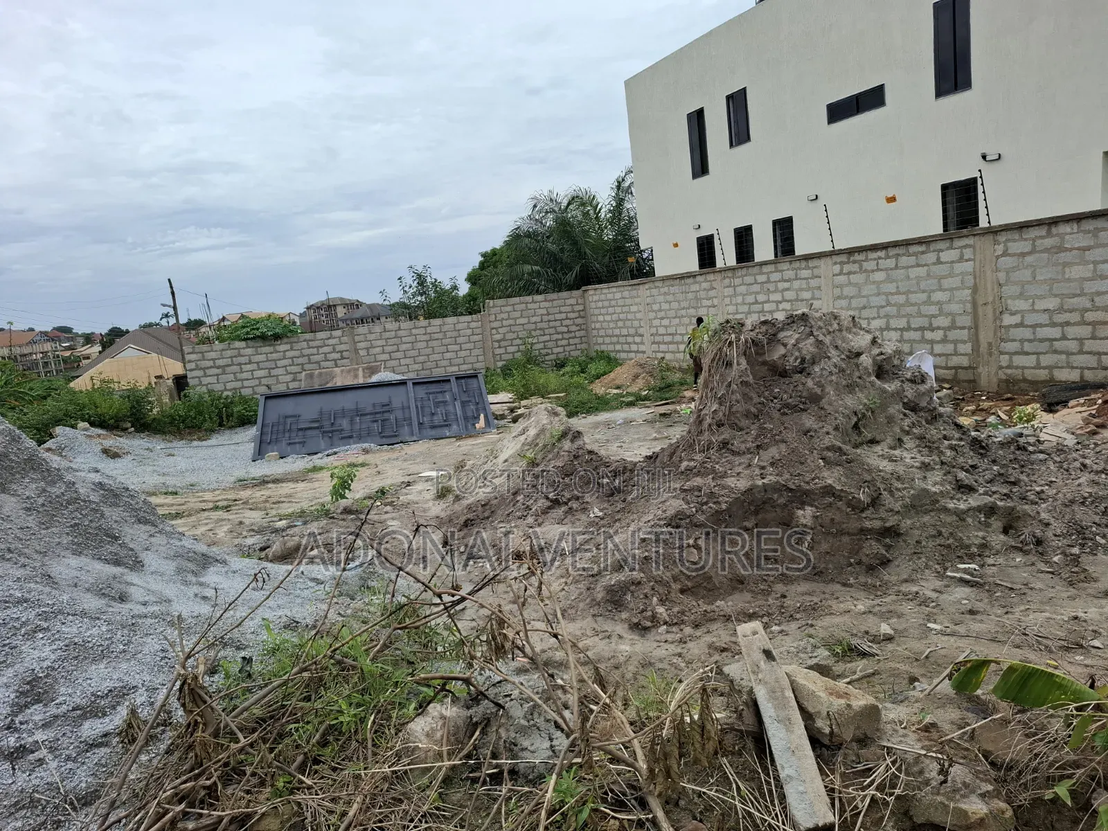 Half Plot of Land for Sale in Atasomanso