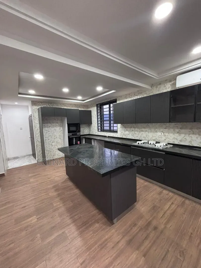 5bdrm Duplex in Ebenard Properties, American House for rent