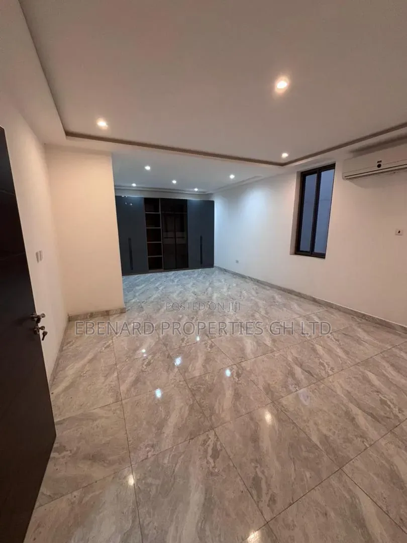 5bdrm Duplex in Ebenard Properties, American House for rent