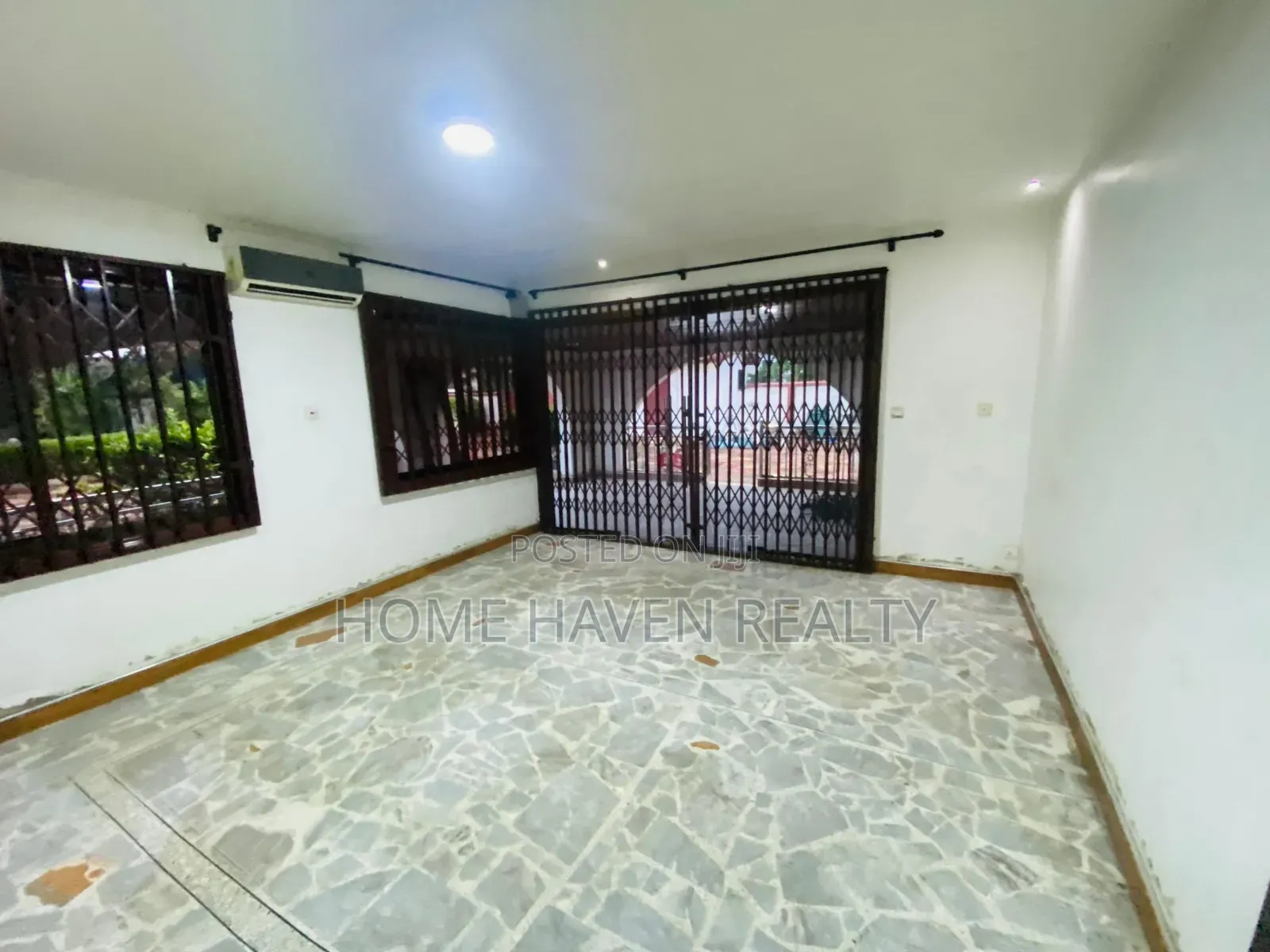 11 Office Space Rooms for Rent at Airport West Residentials