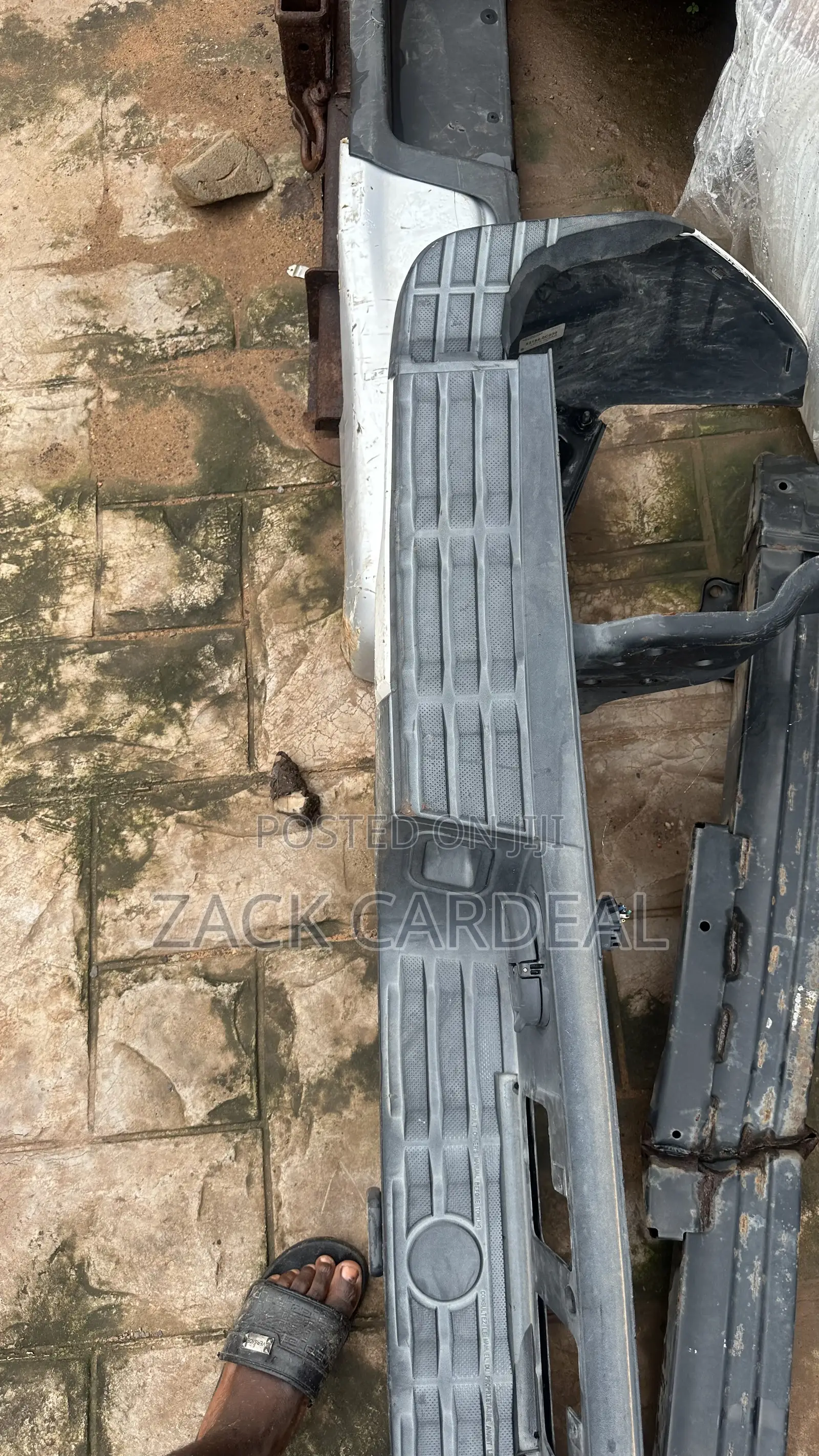 Toyota Tundra 2014-2020 Back Bumper Complete Available as Seen