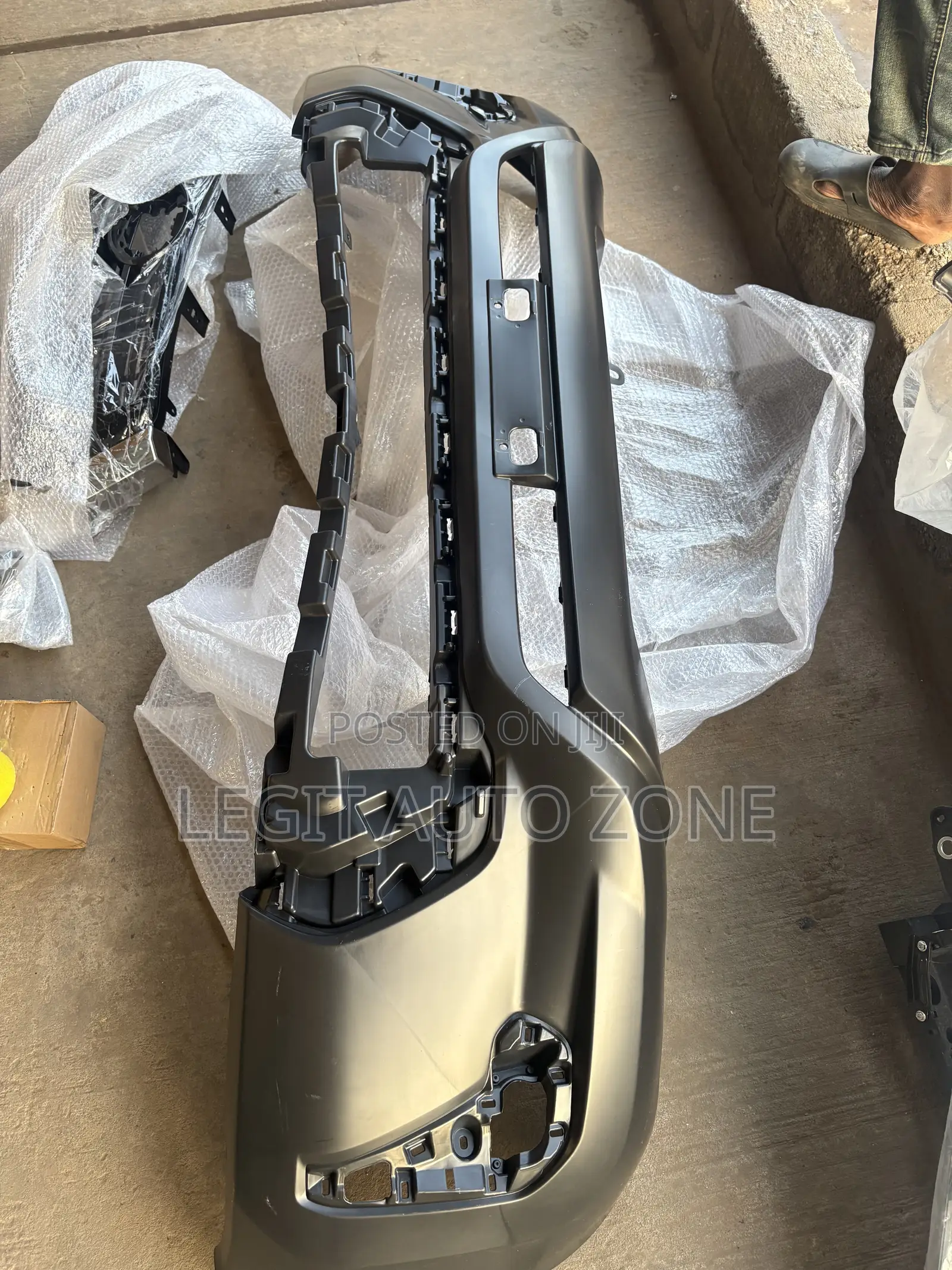 Toyota Hulix 2020,2021,2022,2023, Front Bumper Available