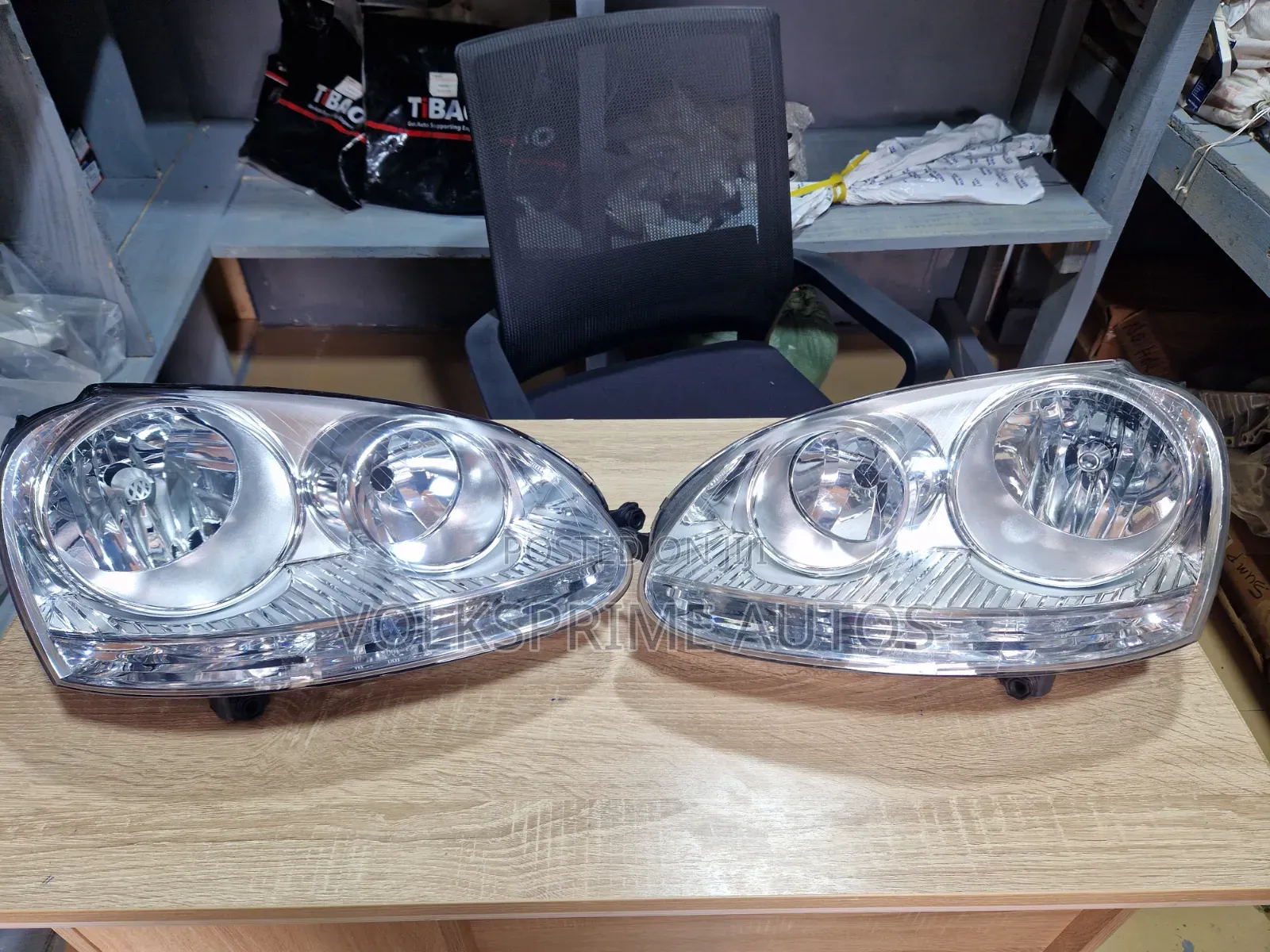 Headlight for Volkswagen Golf v Jetta V