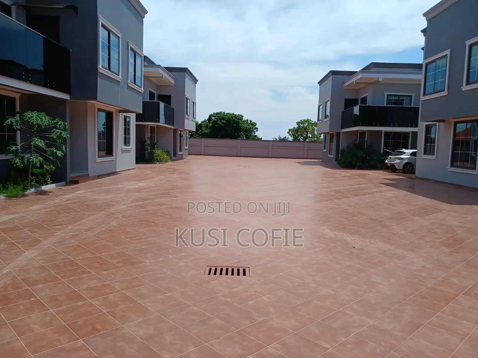 3bdrm Townhouse / Terrace in Parakuo Estate for rent