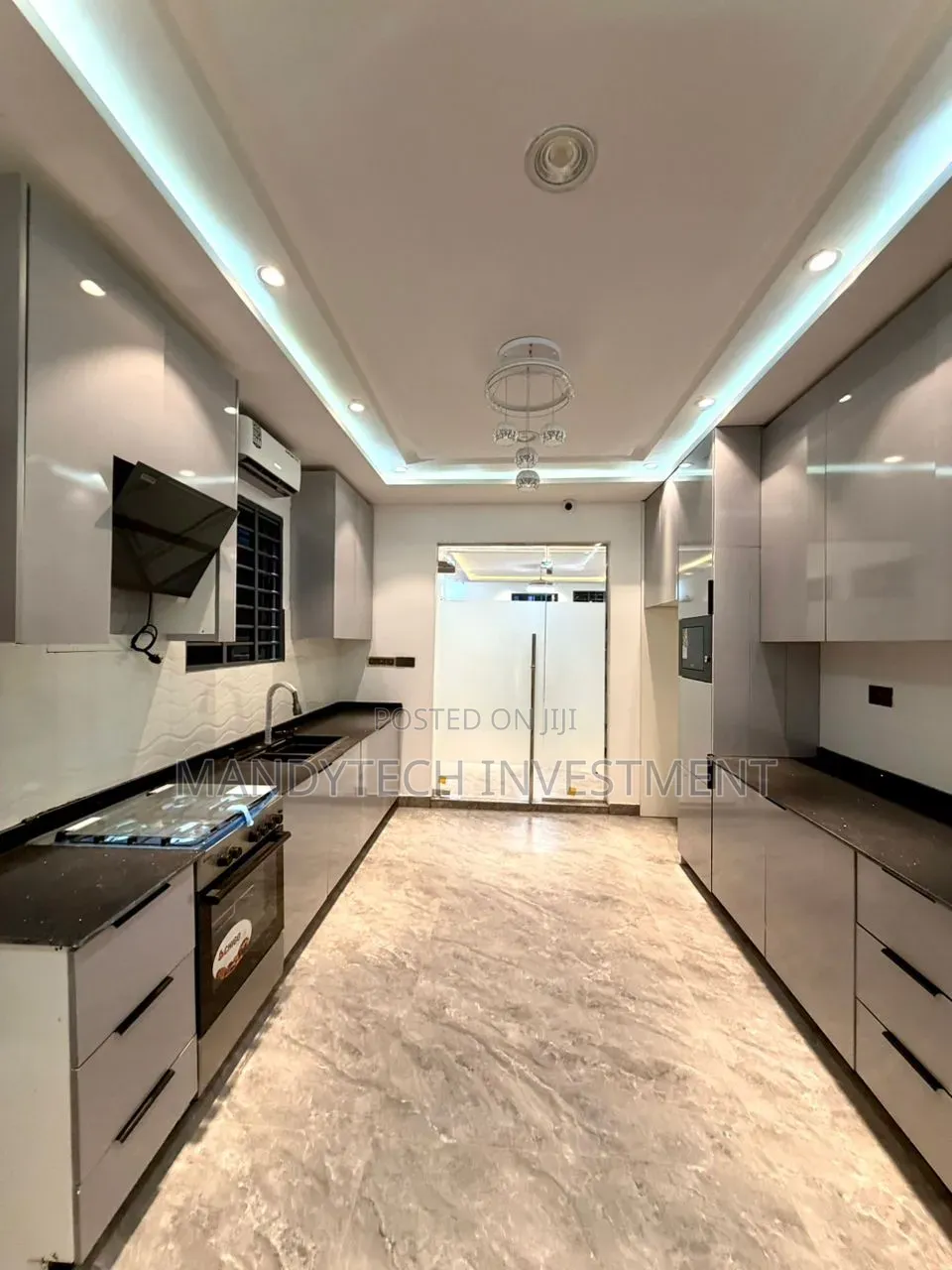 3bdrm Duplex in Lake Side Estate for sale