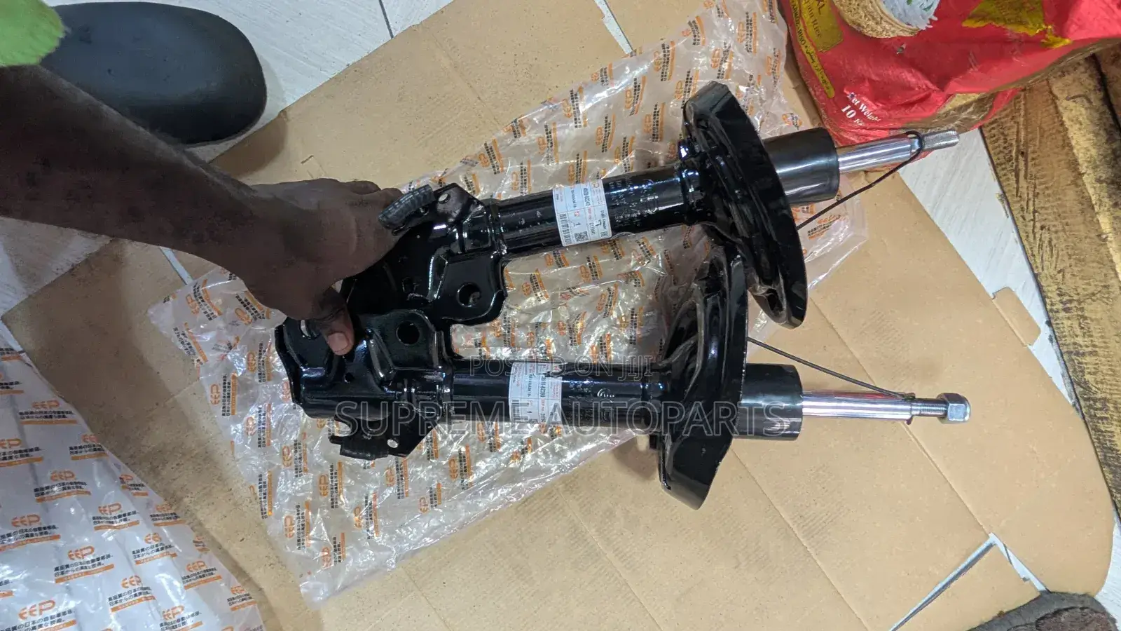 Rav 4, CorollaCross 2019,2020,2021,2022,2023,2024 Front Shock Absorber