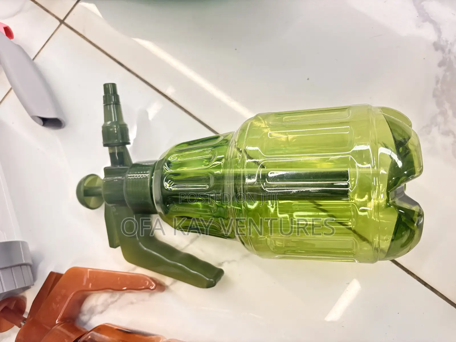 2000ml Spraying Bottles