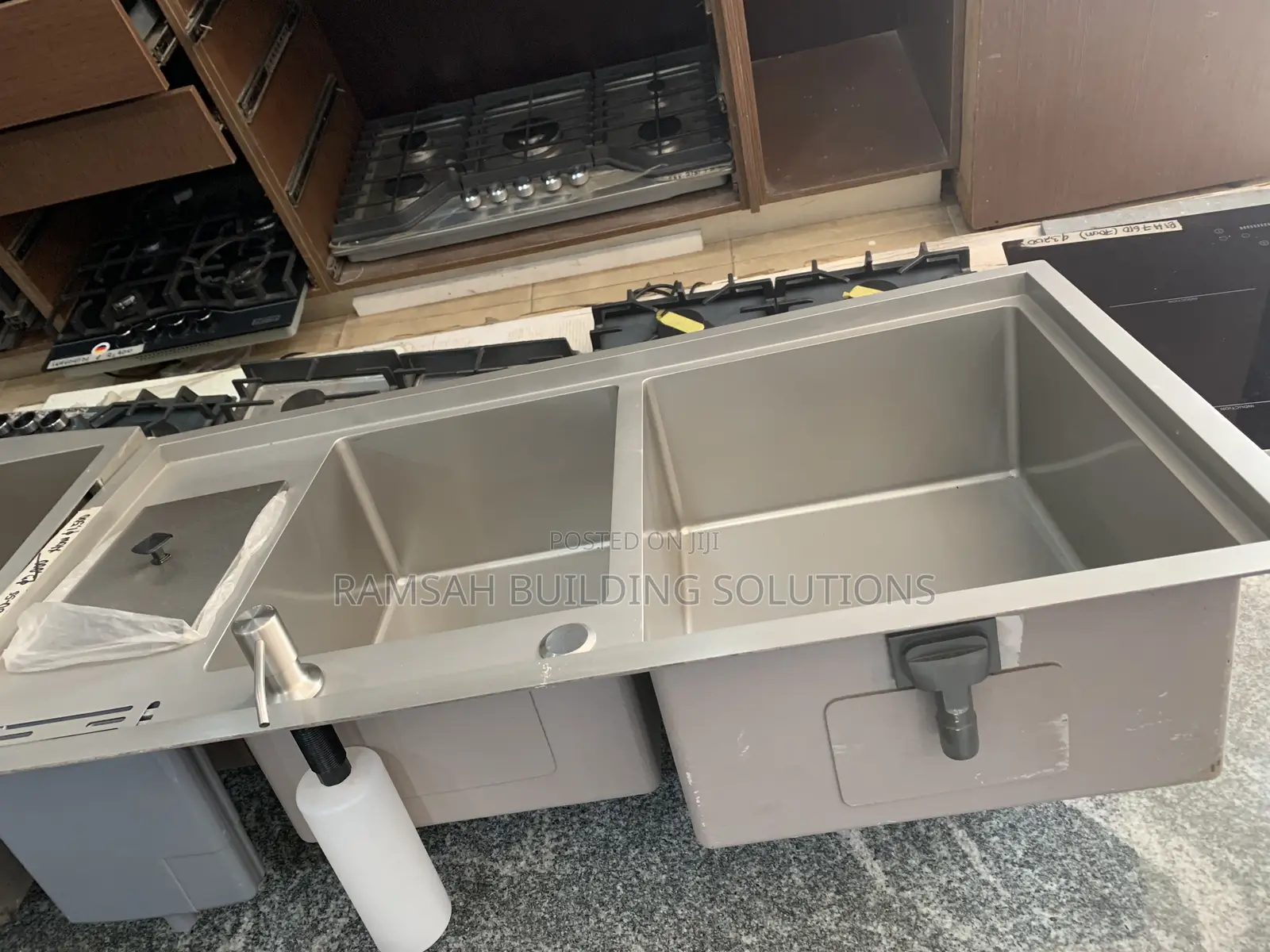Heavy-Duty Multifunctional Kitchen Sink With Soap Dispenser