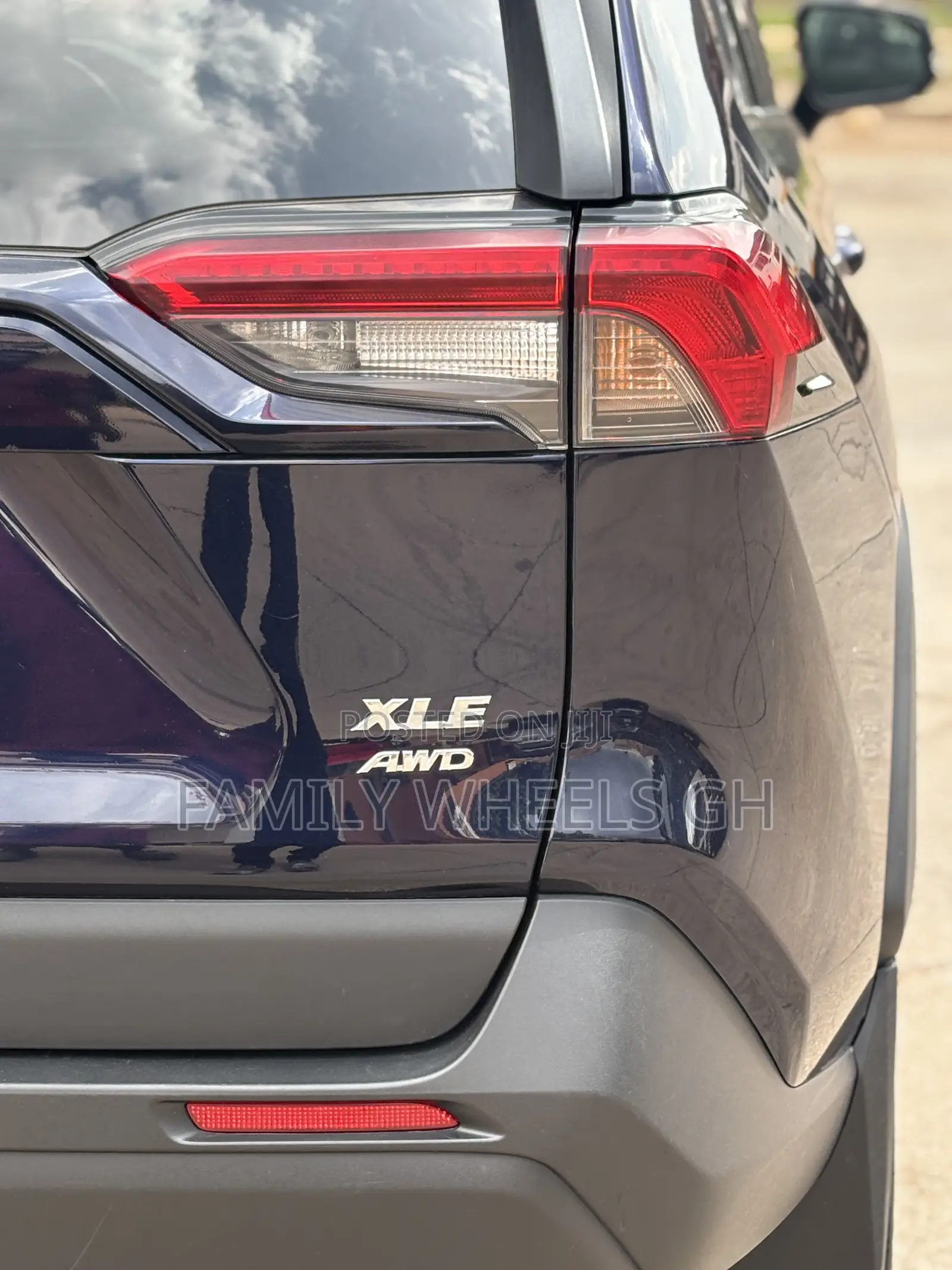 Toyota RAV4 XLE 2021 Purple
