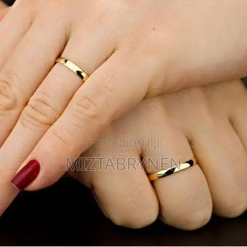 2 Pieces 4mm Stainless Steel Couple Wedding Rings - Gold