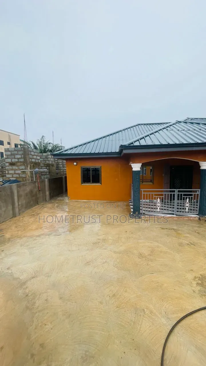 3bdrm House in Pokuase Amafrom for rent