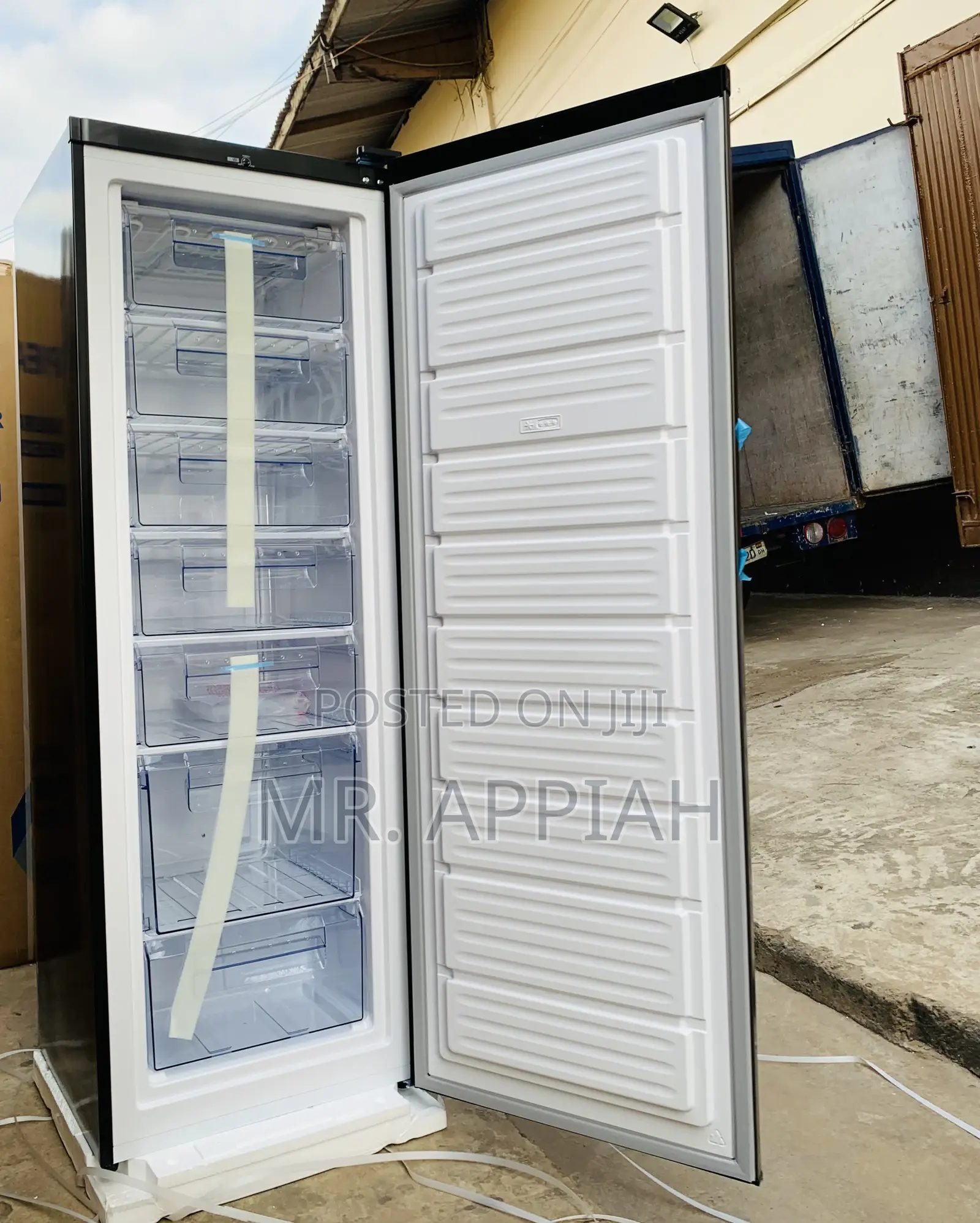 Effortless Cooling Pearl Puf 370-1a 1 Door Upright Standing Freezer
