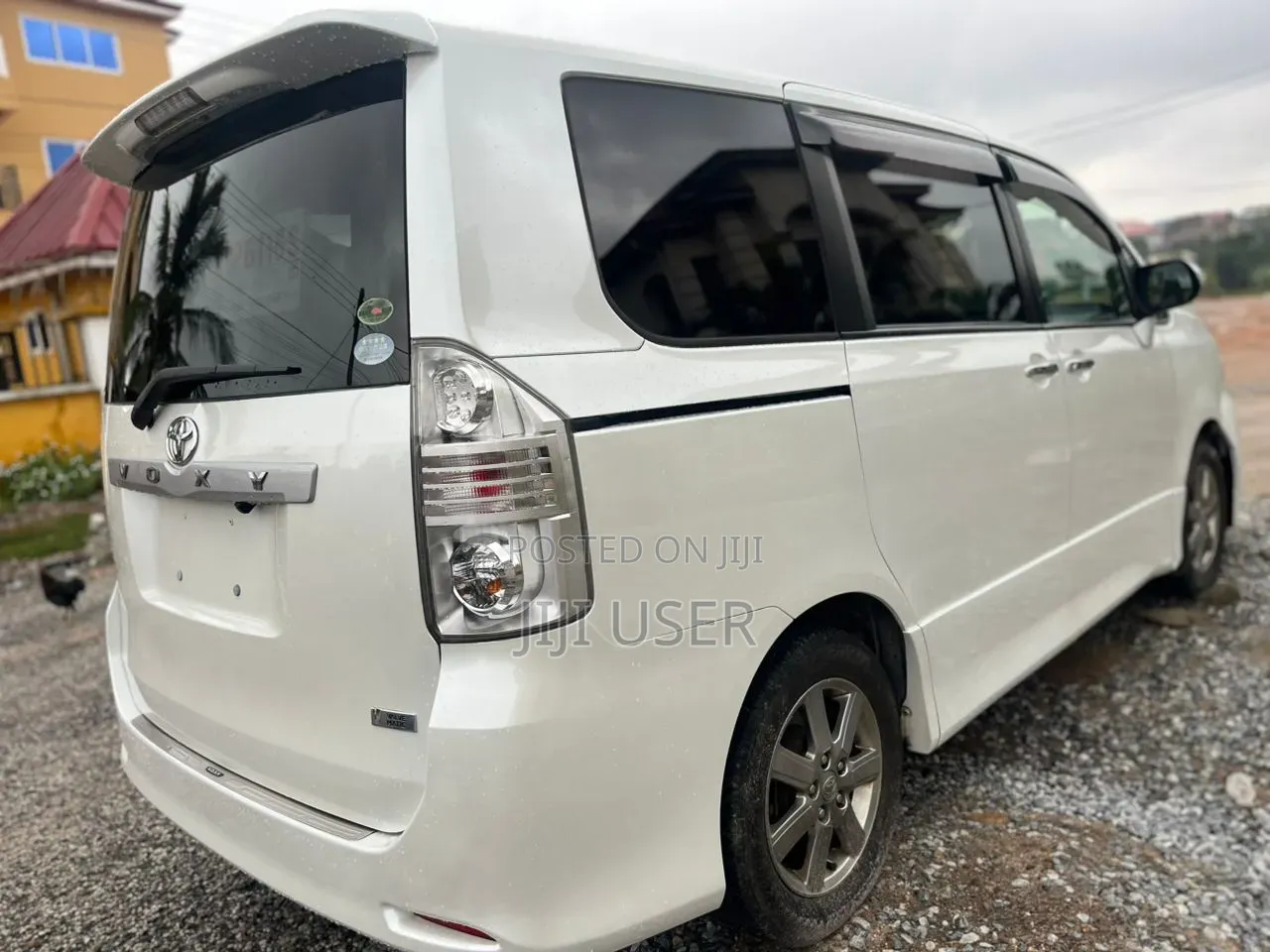 Toyota Voxy 2010 White