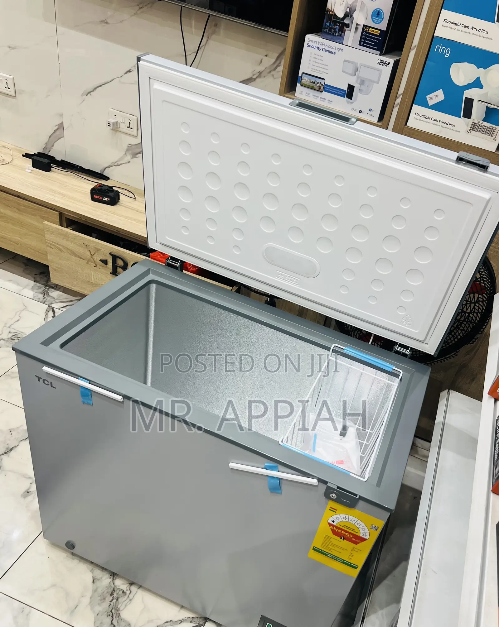 Get TCL 200l Single Door Chest Freezer(200l) 