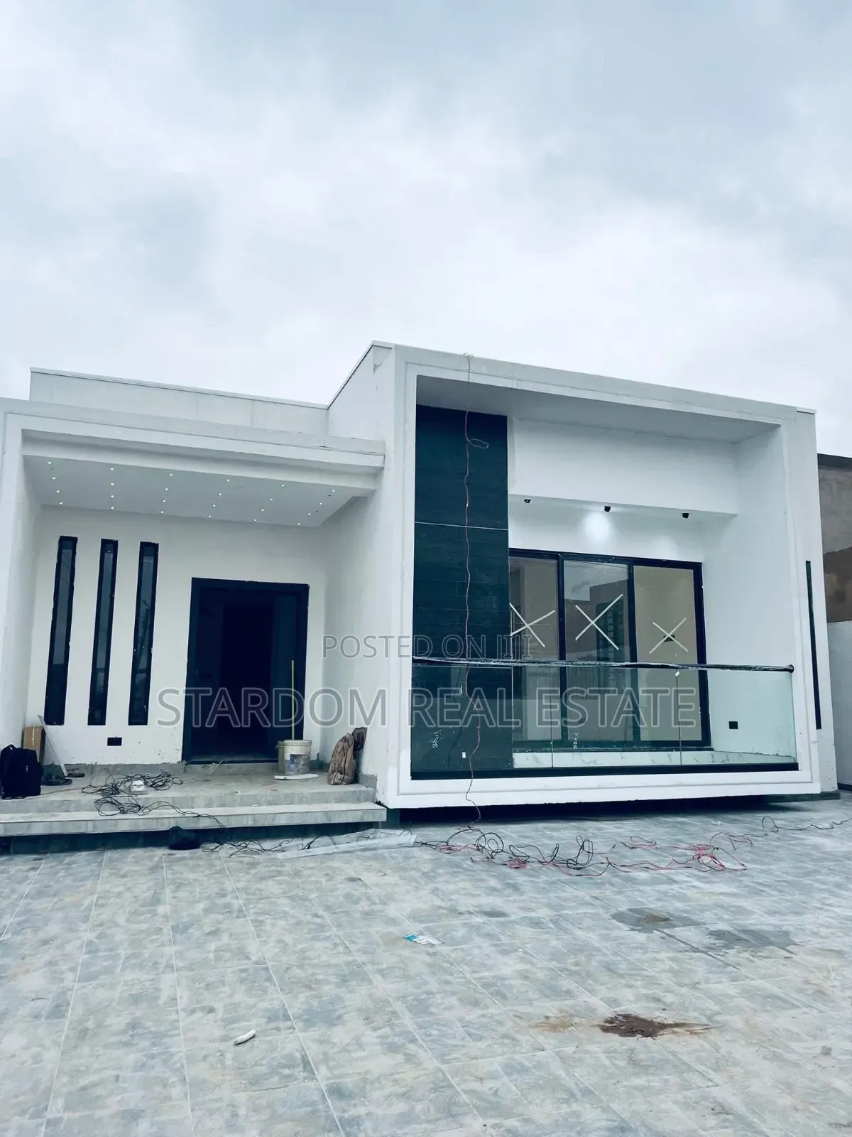 3bdrm Bungalow in Lakeside Estate for sale