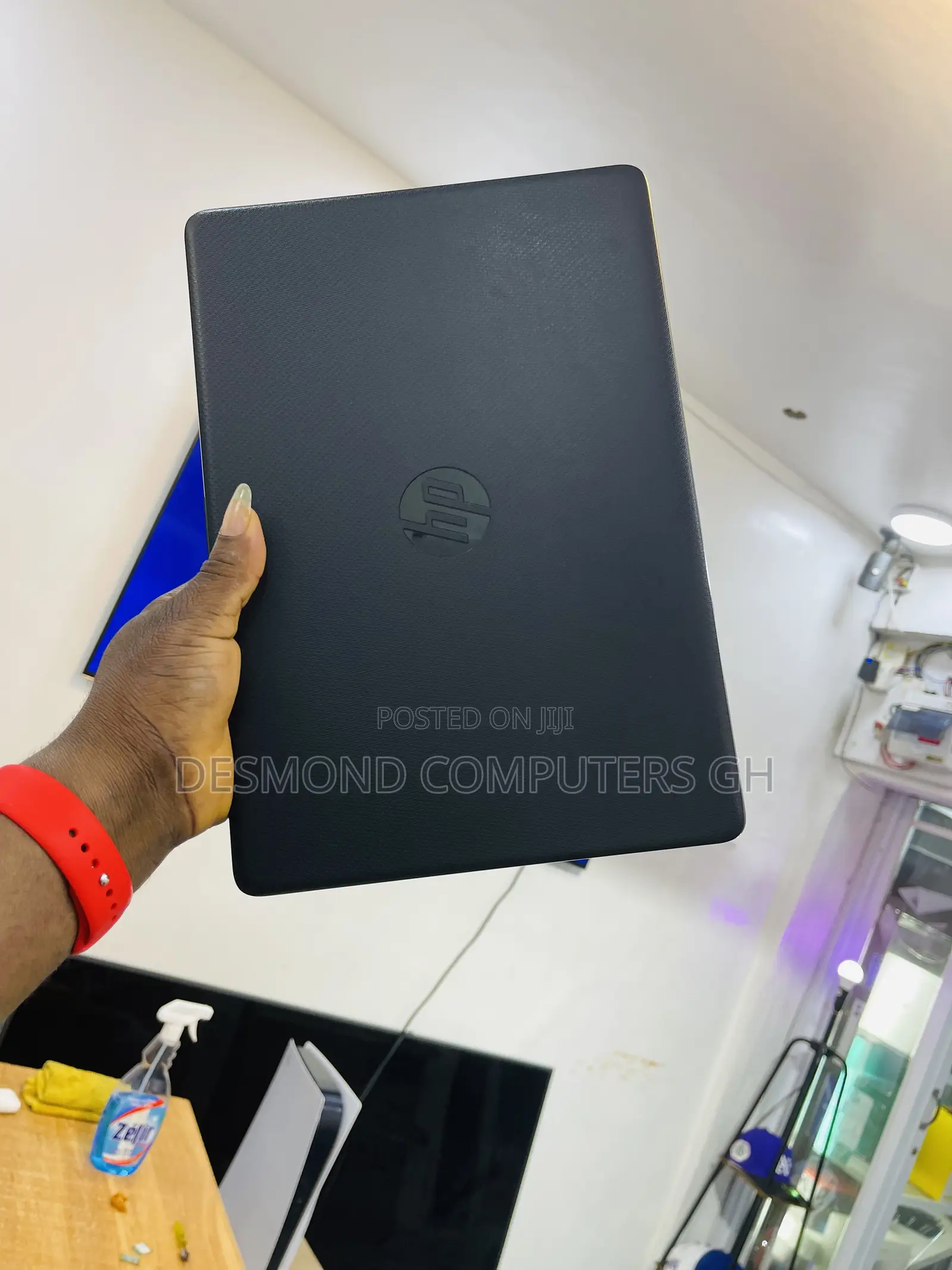 Laptop HP 14-ep0063 8GB Intel Core i3 HDD+SSD 640GB