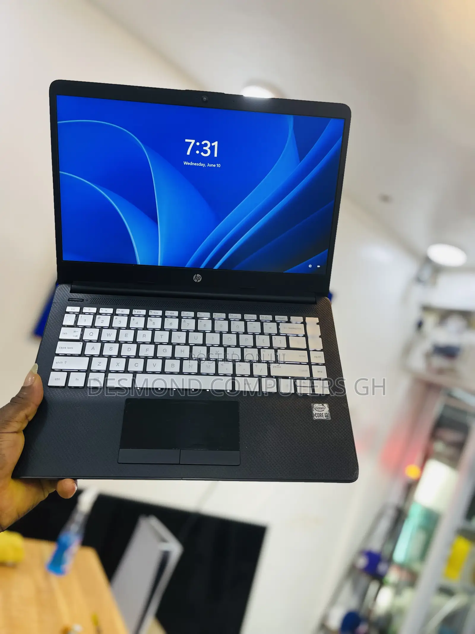 Laptop HP 14-ep0063 8GB Intel Core i3 HDD+SSD 640GB