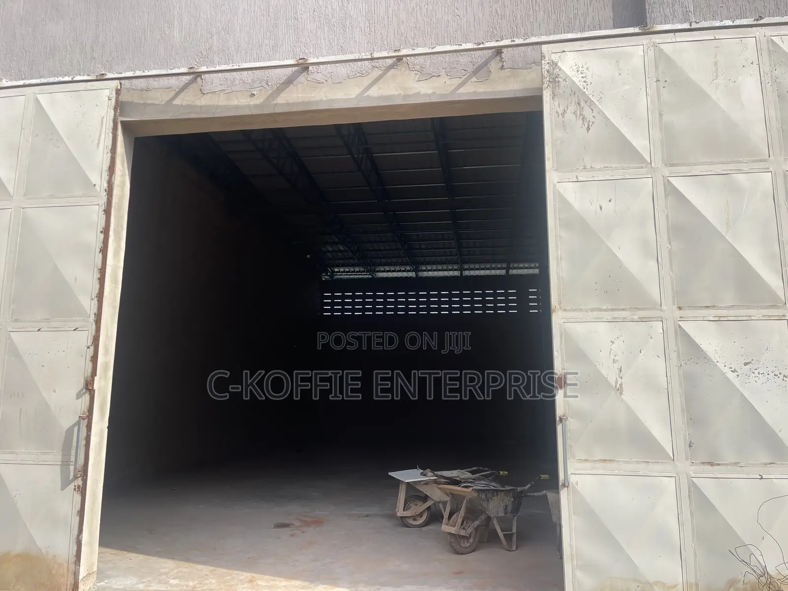 405 SQM Warehouse at Spintex /Airport for Rent