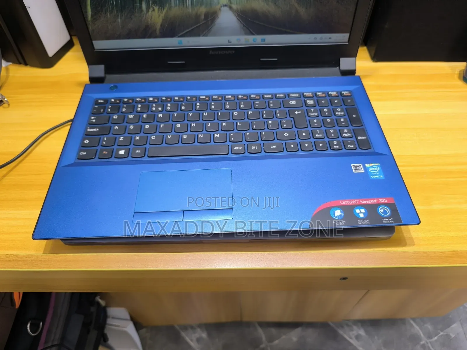 Laptop Lenovo IdeaPad 300 8GB Intel Core i3 HDD 1T