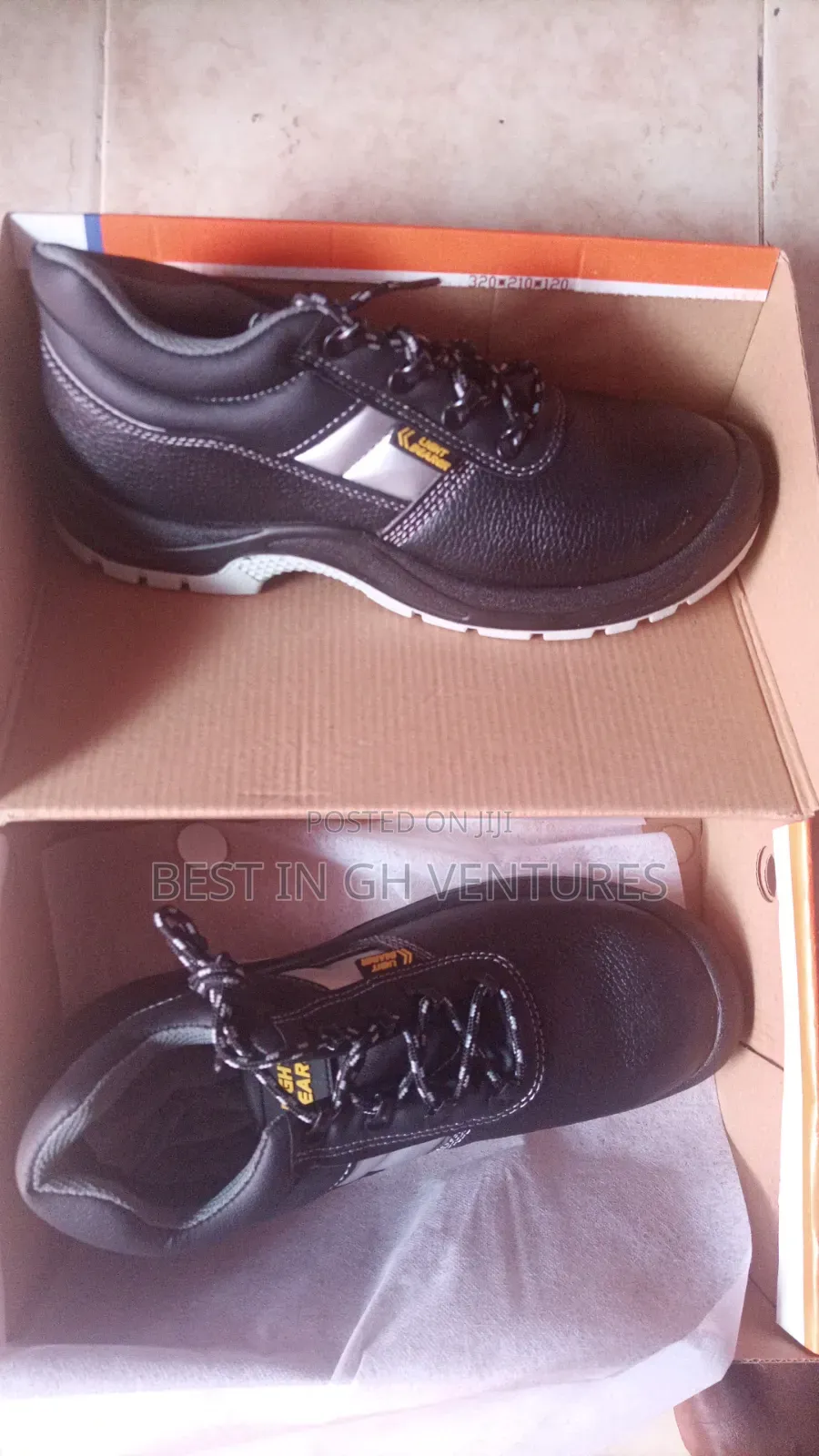 Safety Shoes With Reflector