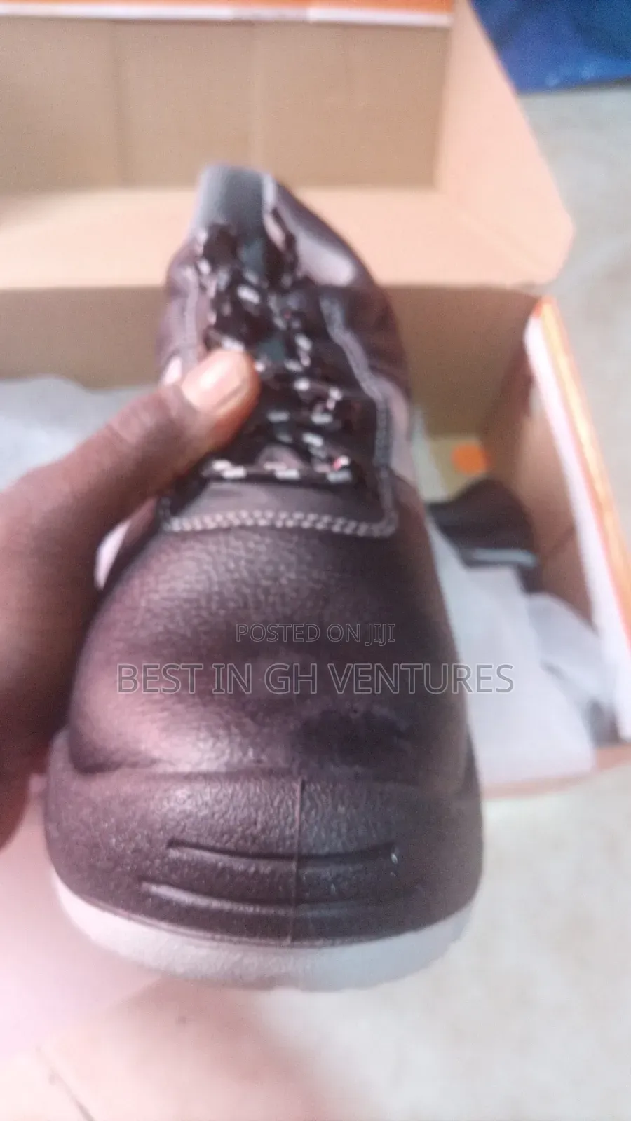 Safety Shoes With Reflector