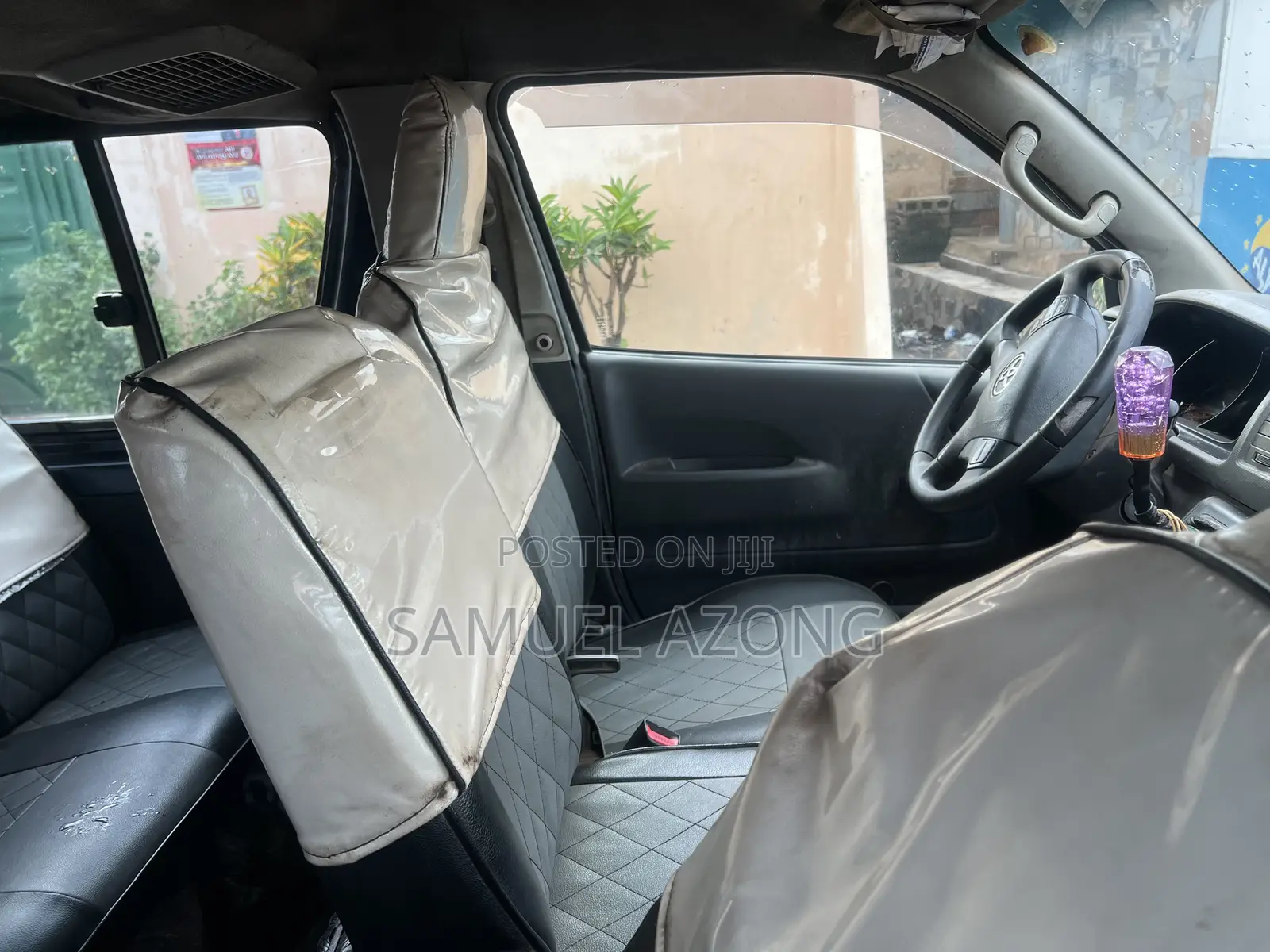 Toyota HiAce 2012 Blue