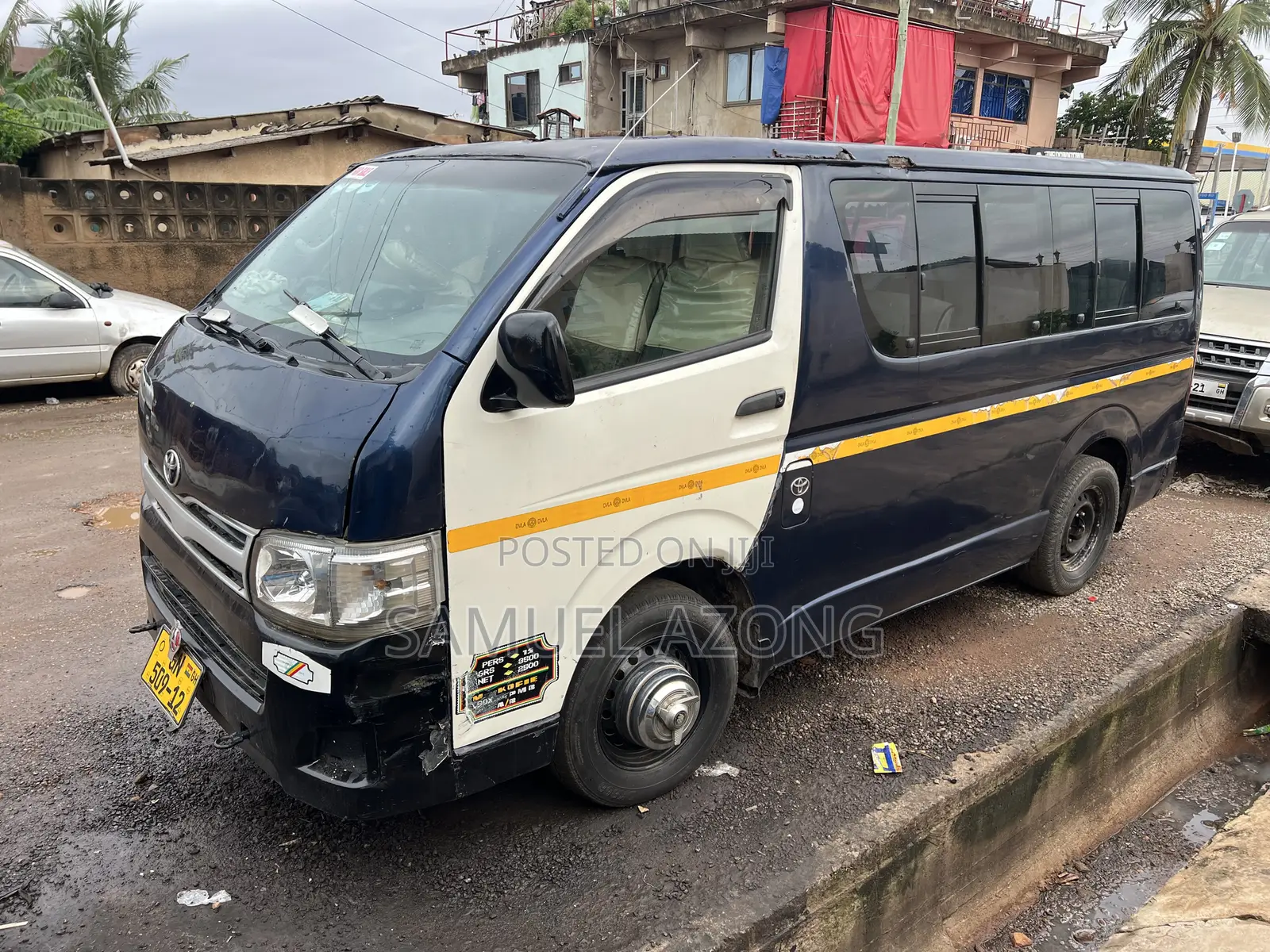 Toyota HiAce 2012 Blue