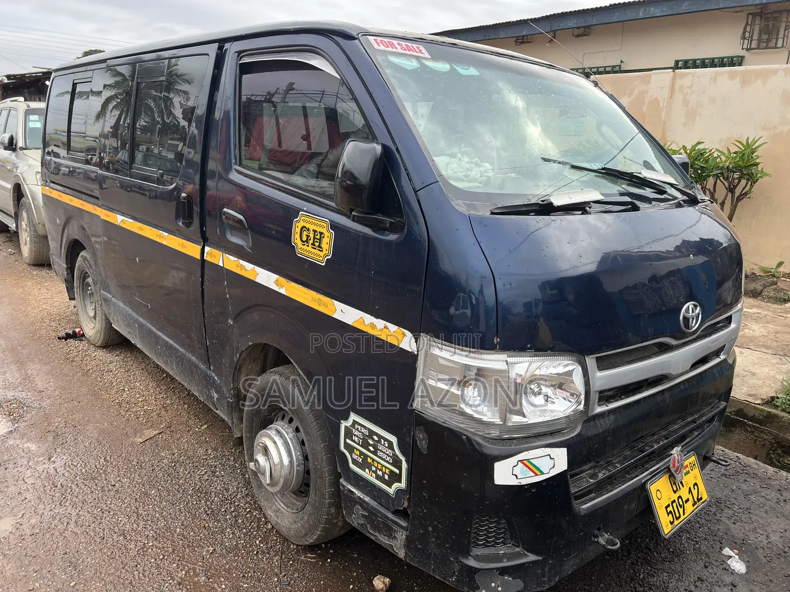 Toyota HiAce 2012 Blue
